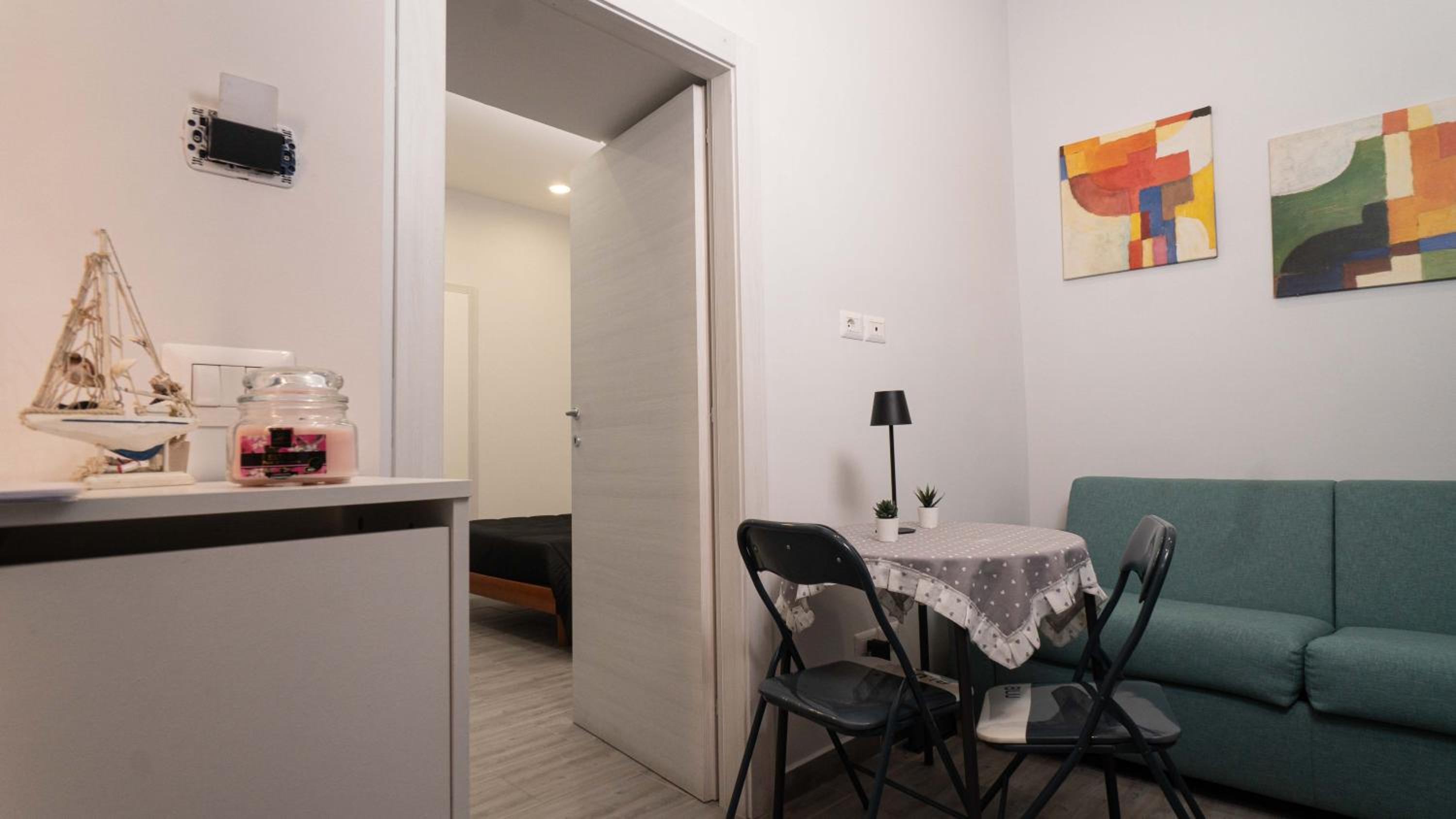 One-Bedroom Apartment photo 2