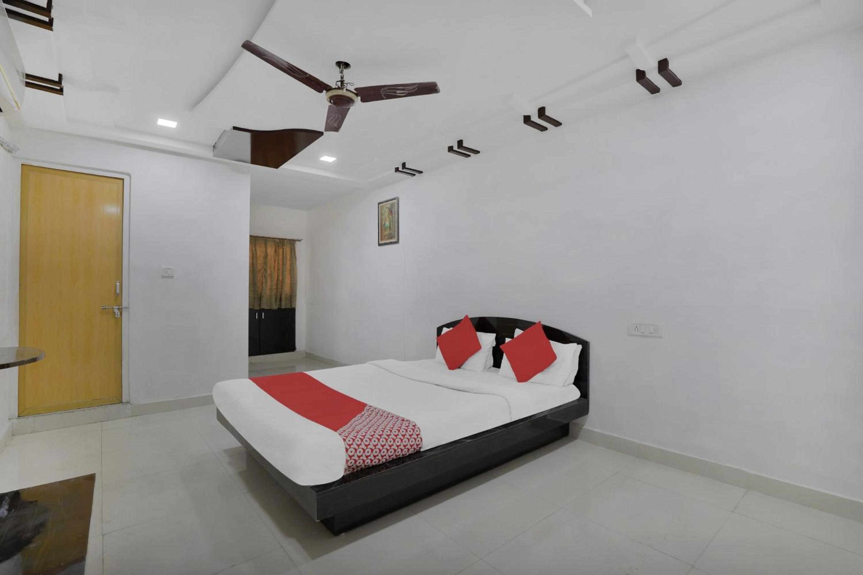 Standard Double Room - Photo 7