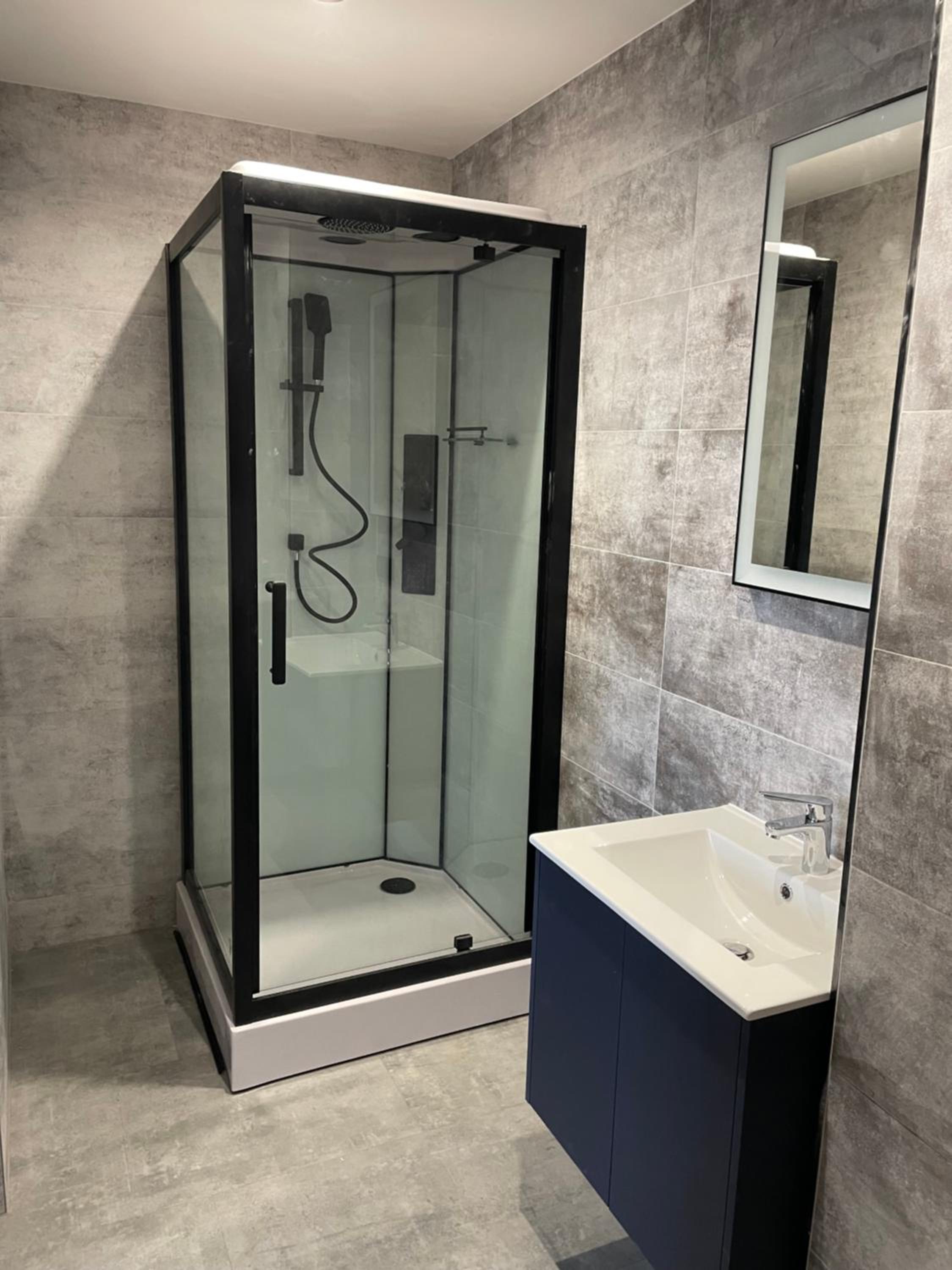 Twin Room with Private Bathroom photo 1