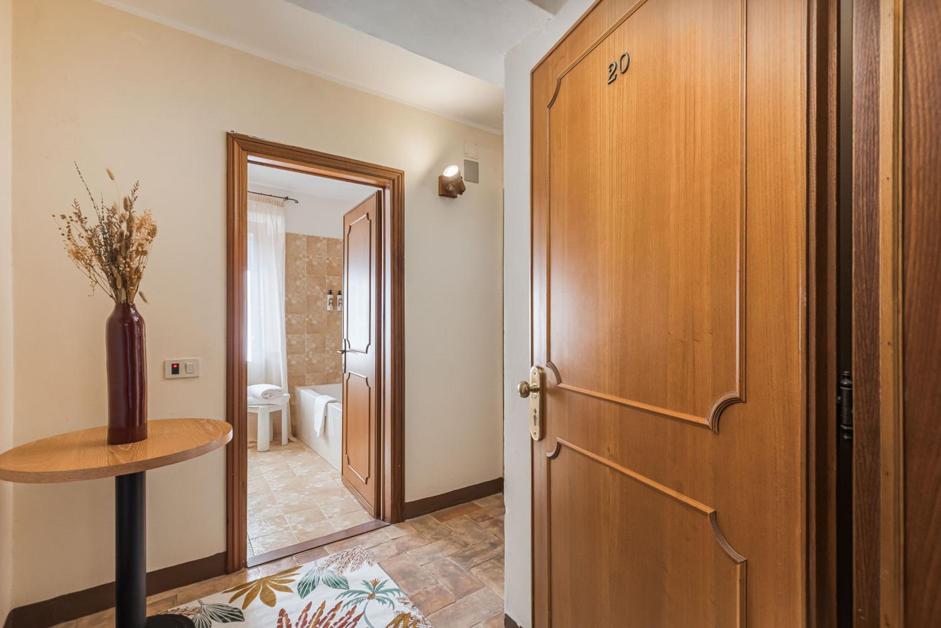 Deluxe Double Room with Terrace photo 1