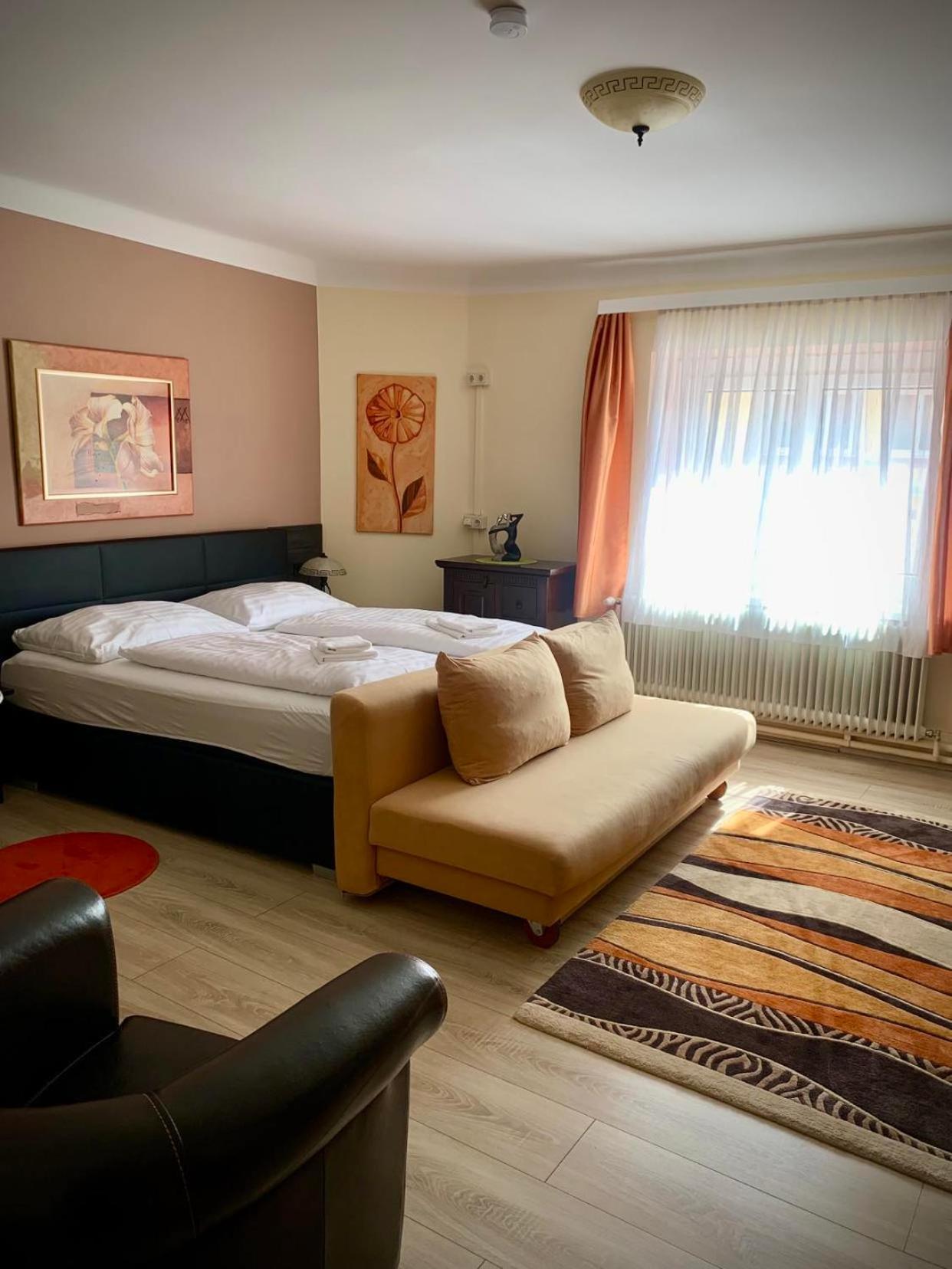 Superior Double Room with City View - Photo 1