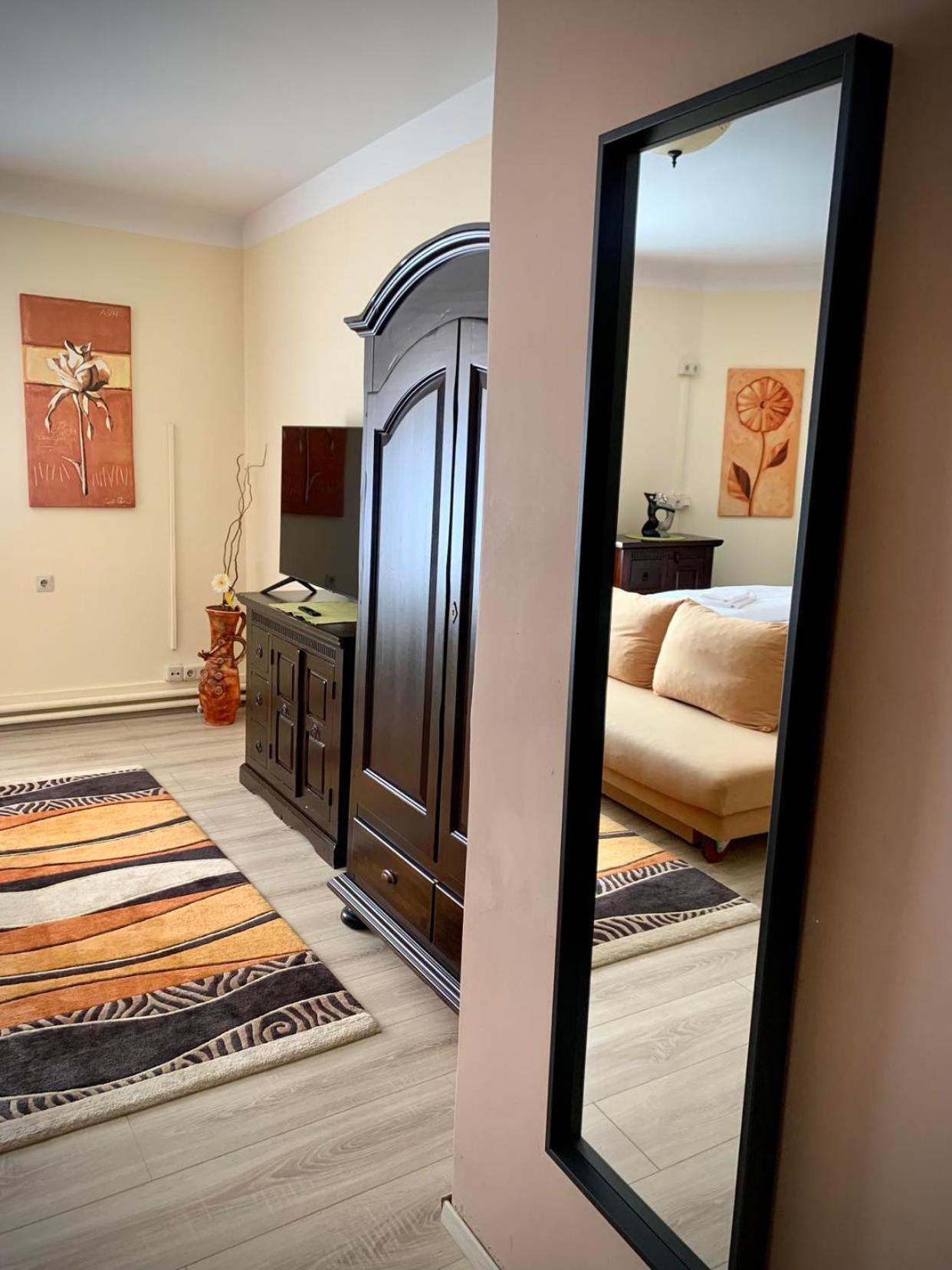 Superior Double Room with City View - Photo 2