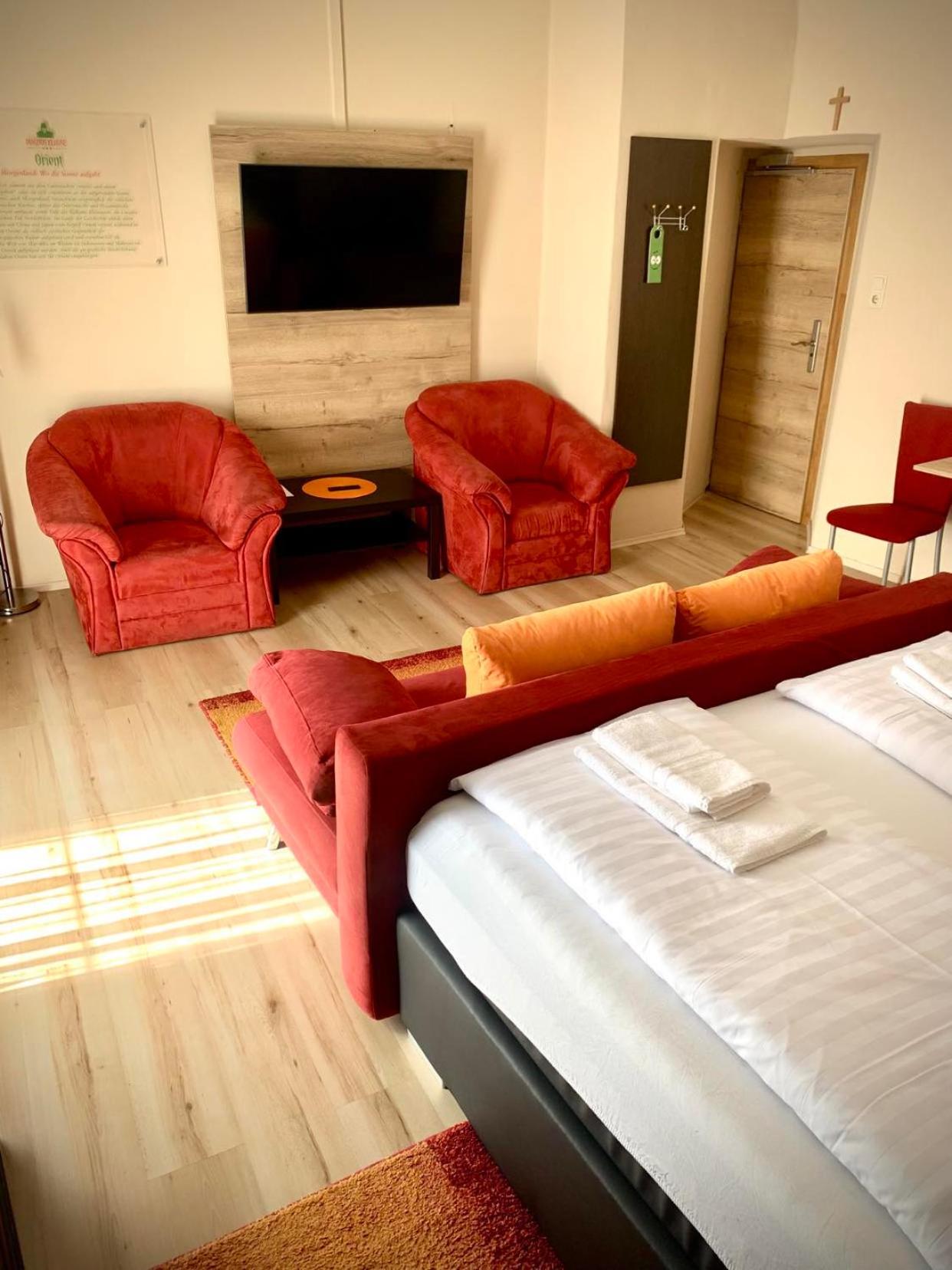 Superior Double Room with City View - Photo 3