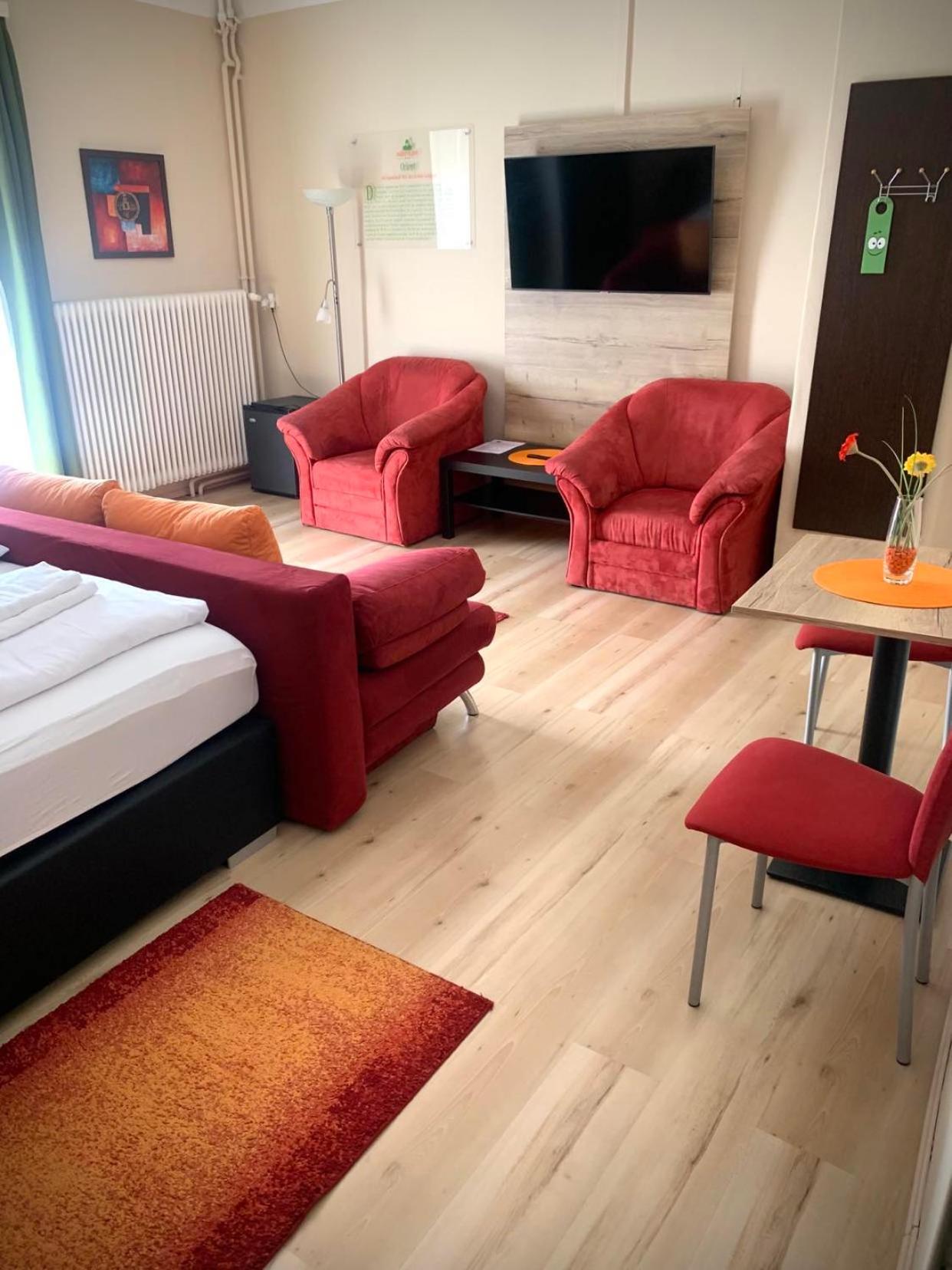 Superior Double Room with City View - Photo 4