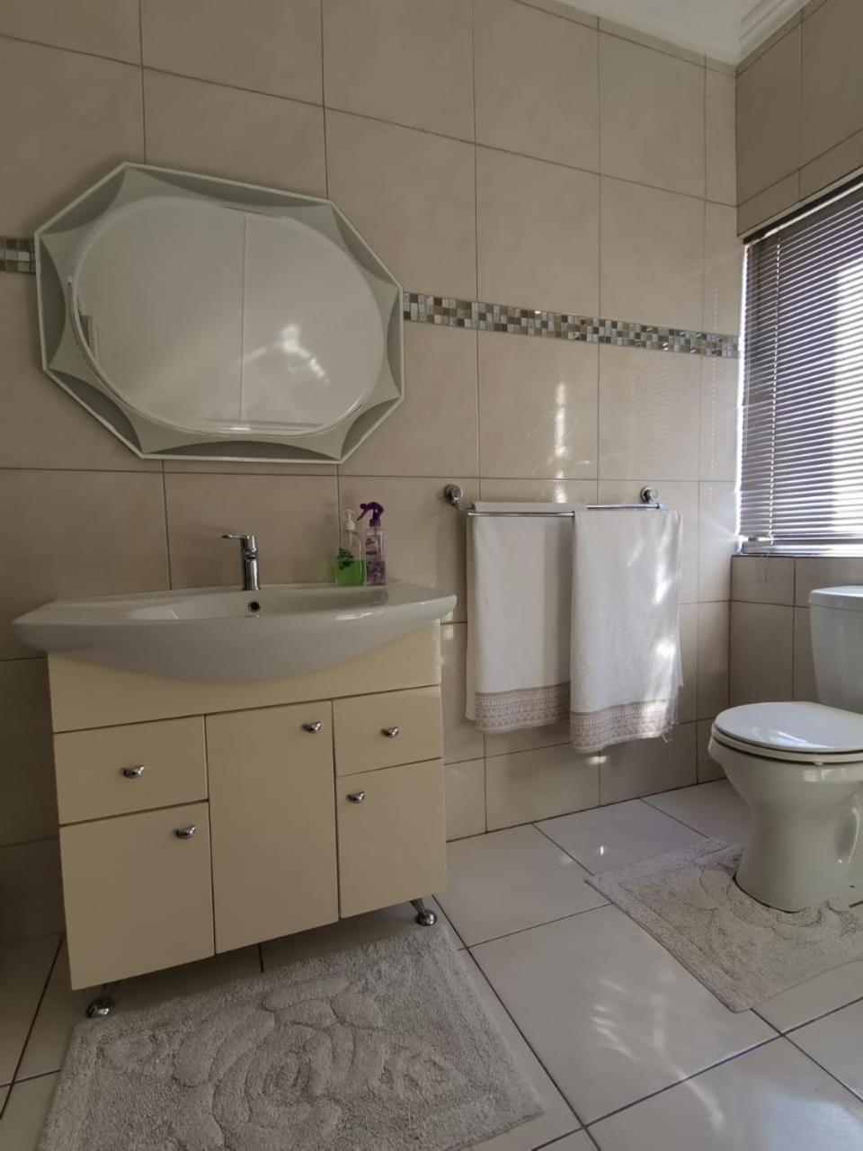 Double Room with Balcony - Photo 2