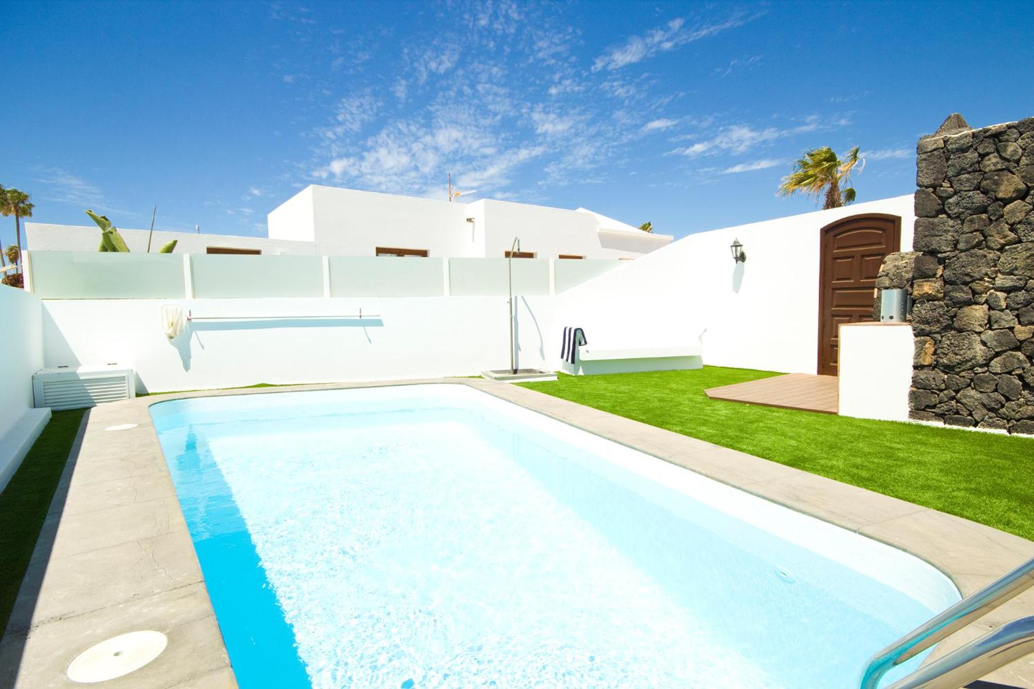 Three-Bedroom Villa photo 2