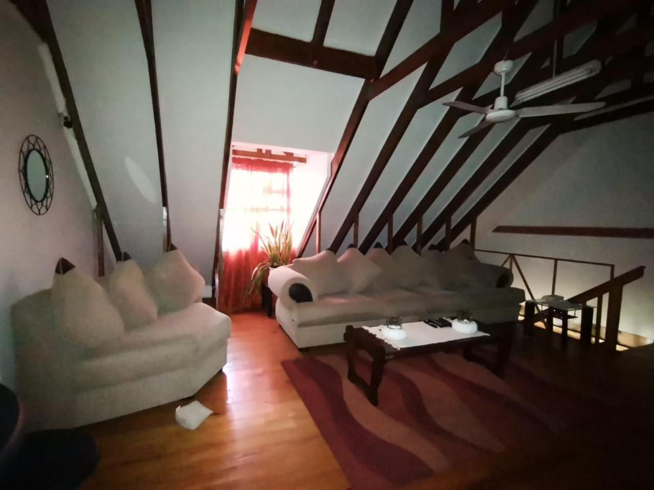 Double Room - Photo 7