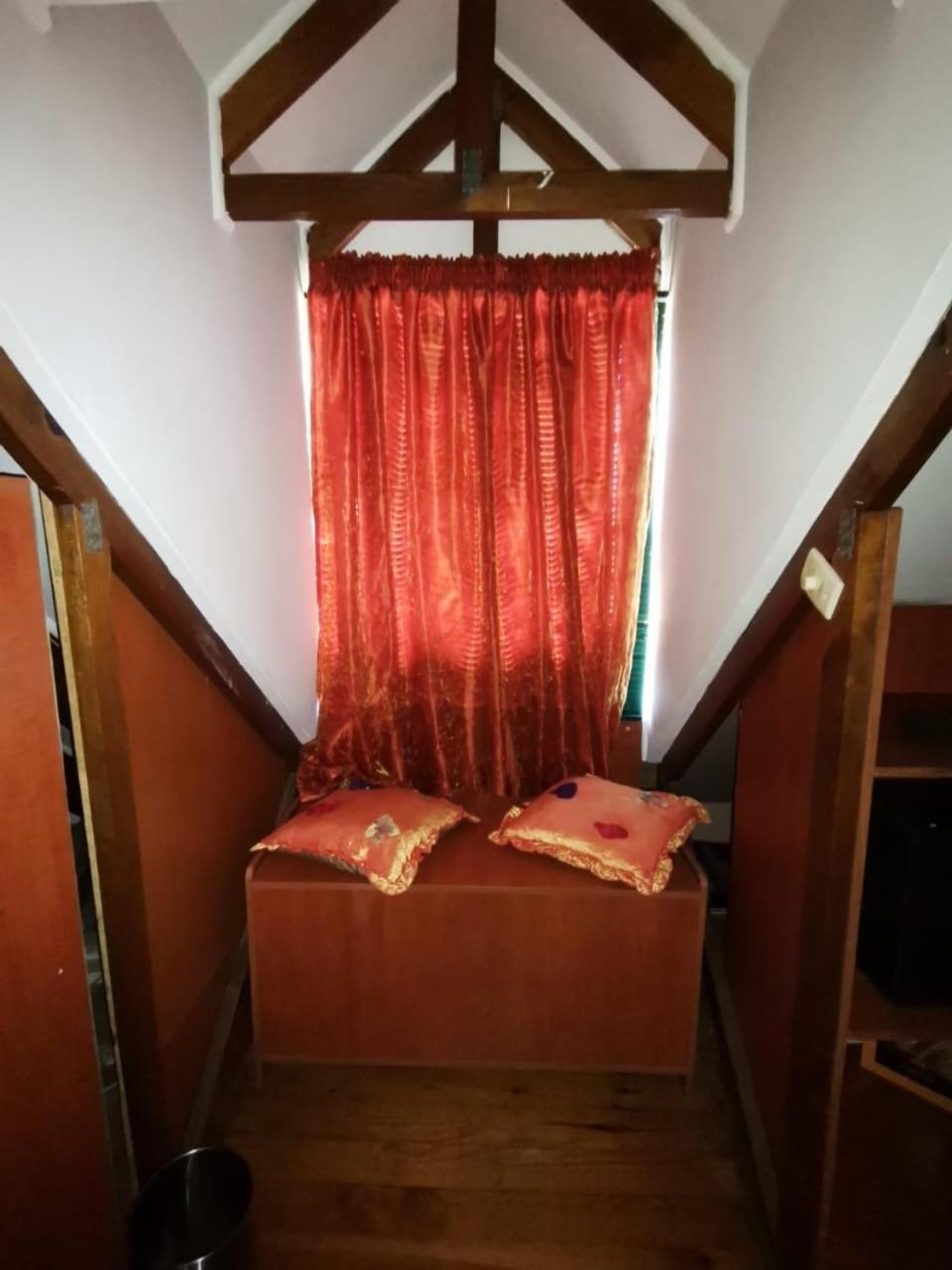 Double Room - Photo 5
