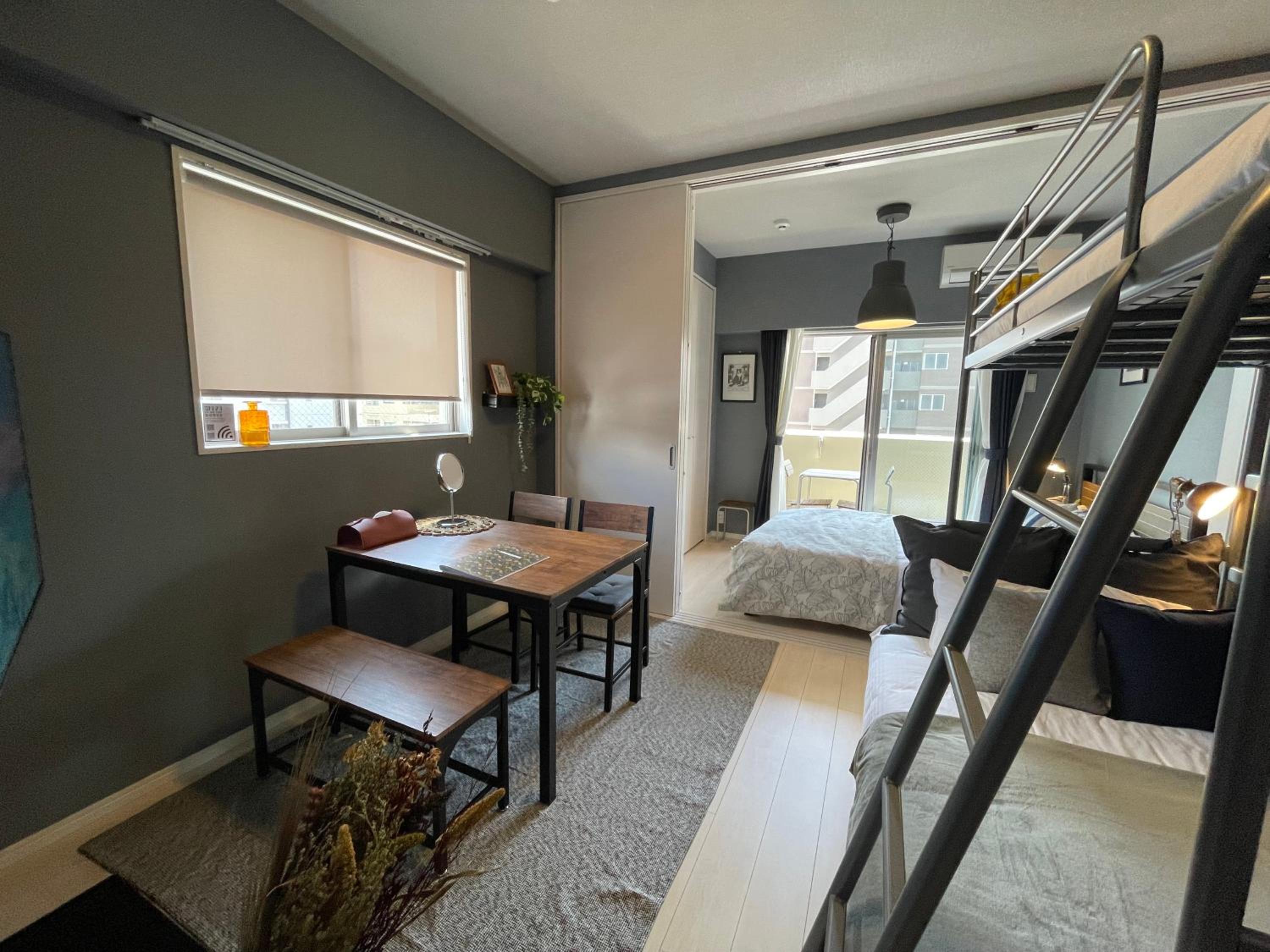 Family Room with Balcony photo 2
