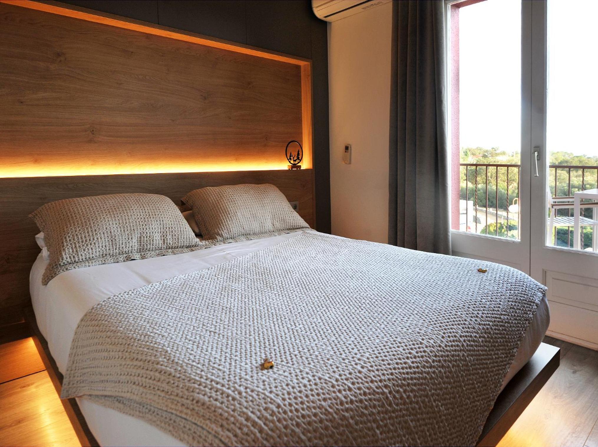 Deluxe Double Room photo 2