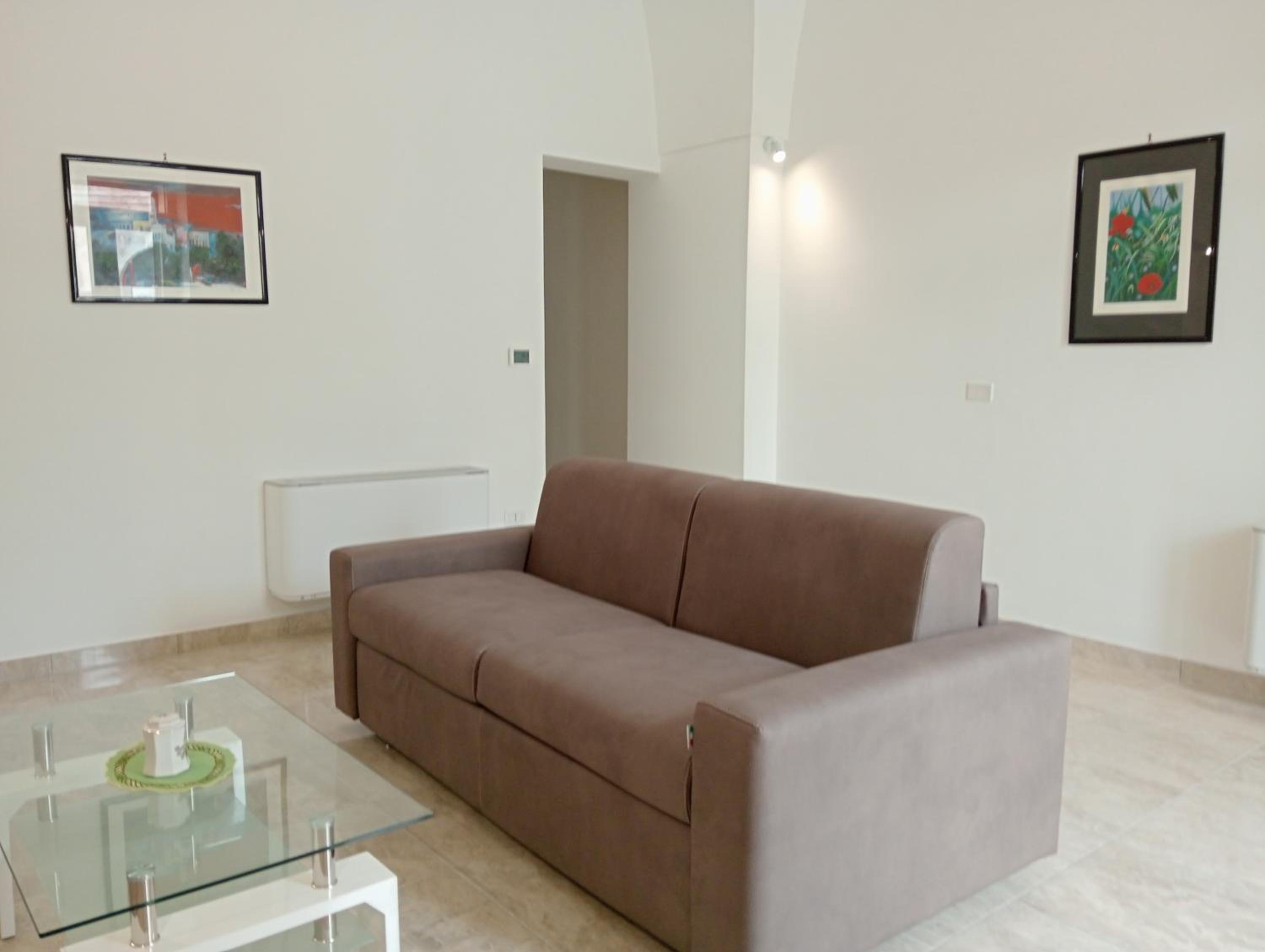 One-Bedroom House photo 1