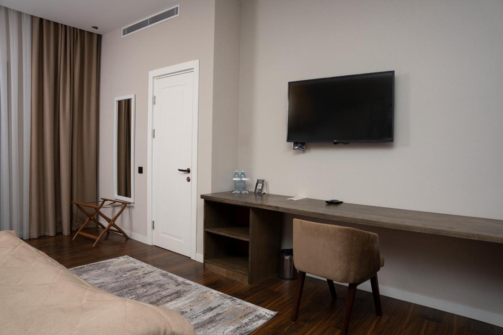 Deluxe Double or Twin Room - Photo 5