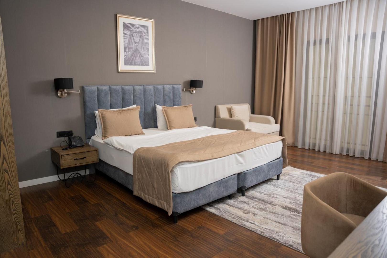 Deluxe Double or Twin Room - Photo 3