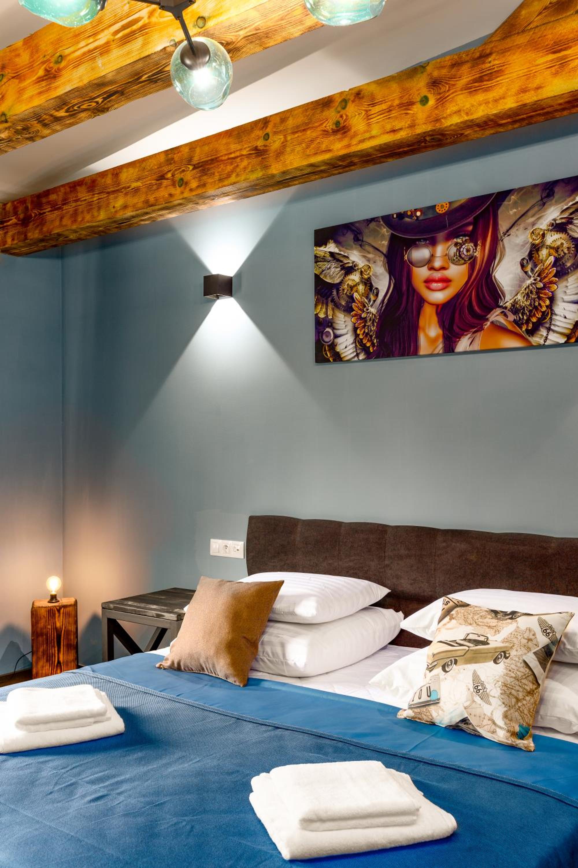 One-Bedroom Deluxe Apartment