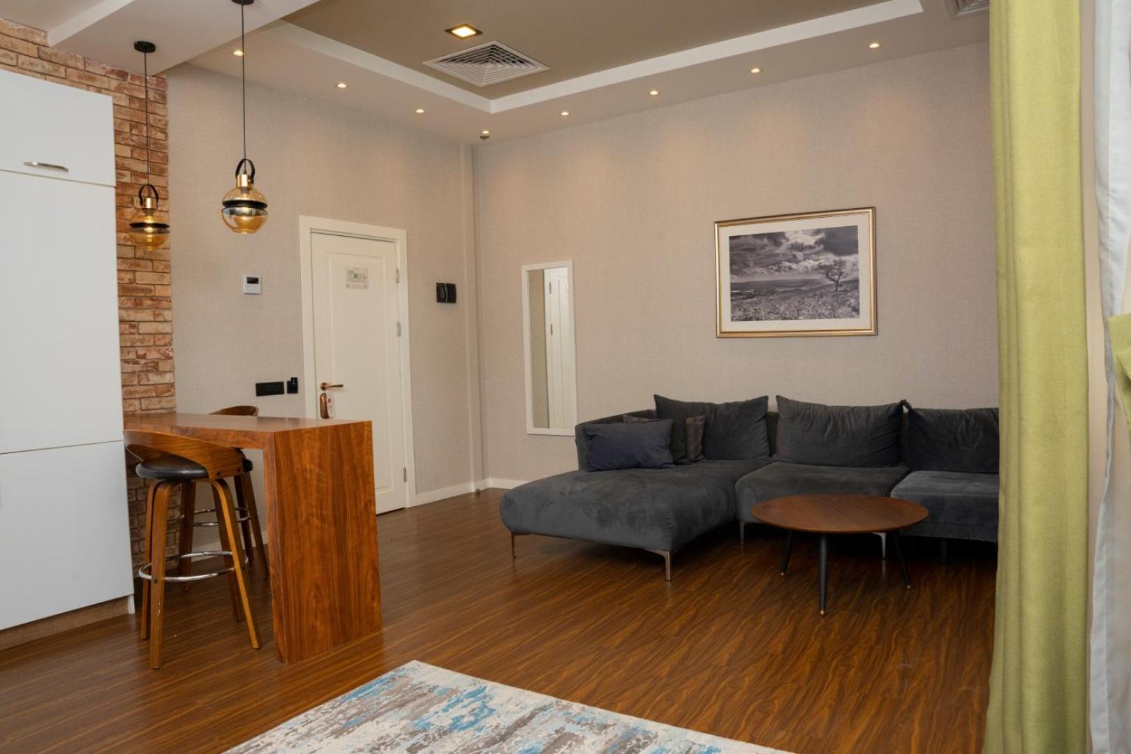 One-Bedroom Apartment - Photo 20