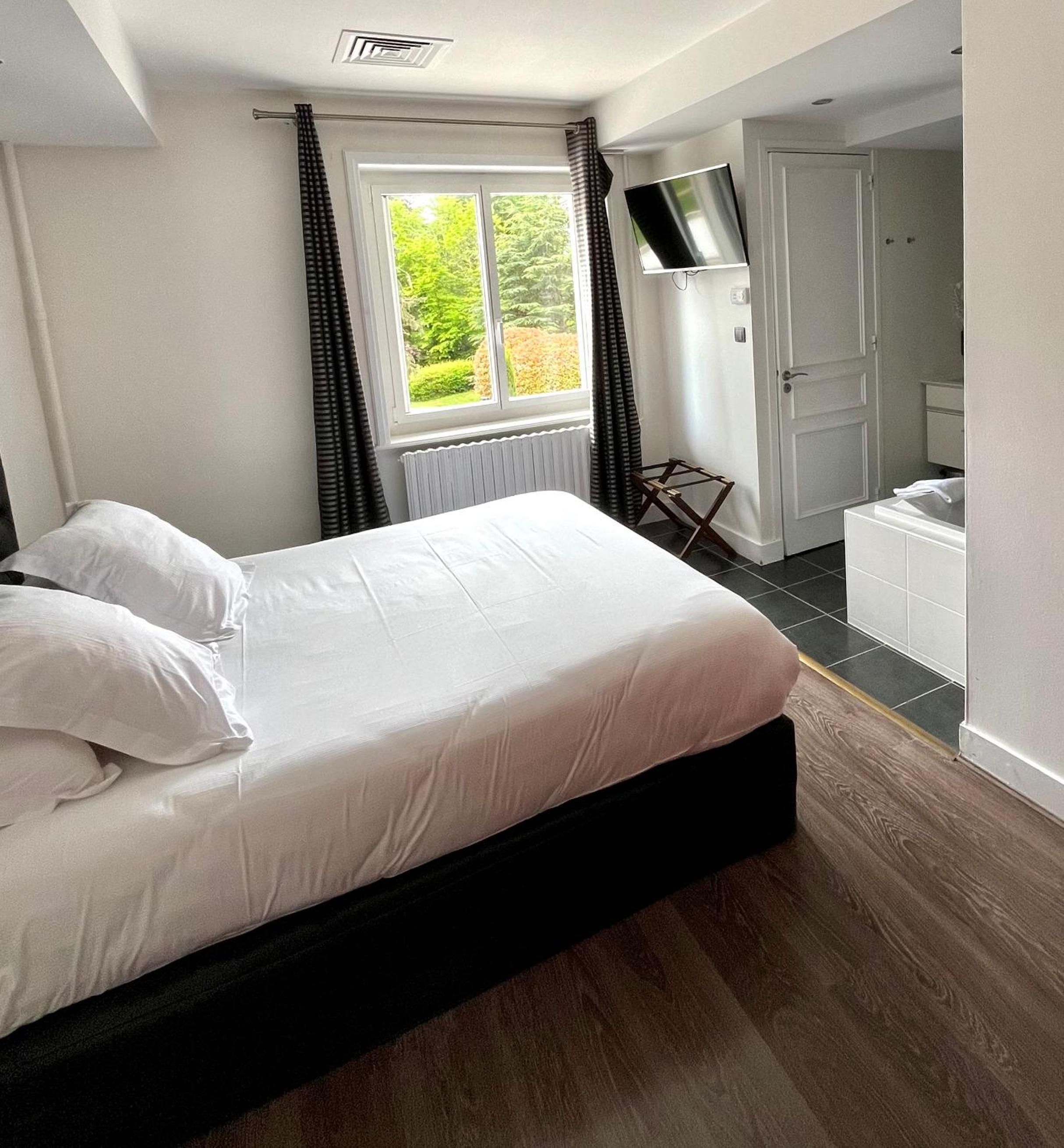Double Room - Photo 3