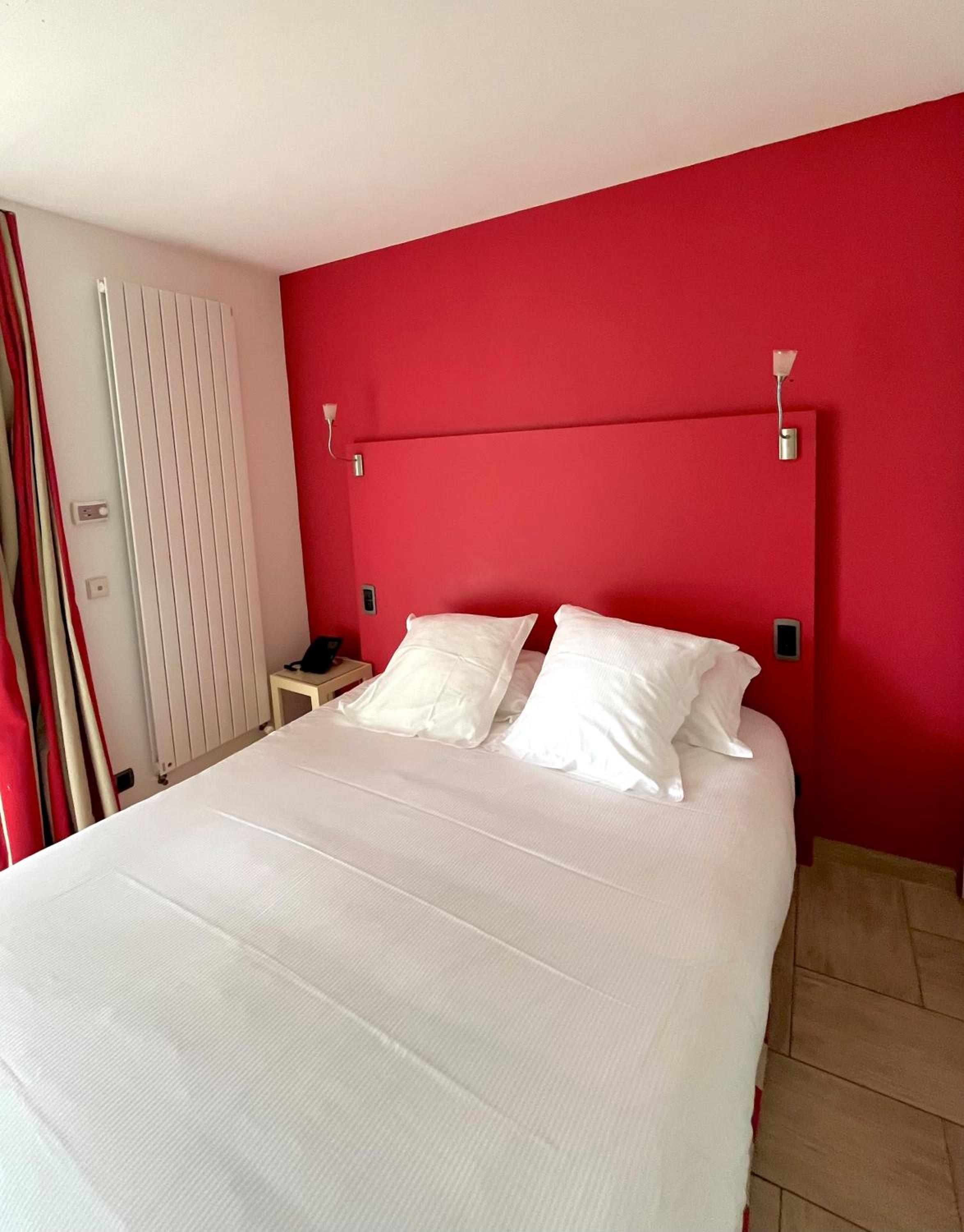 Double Room - Photo 2