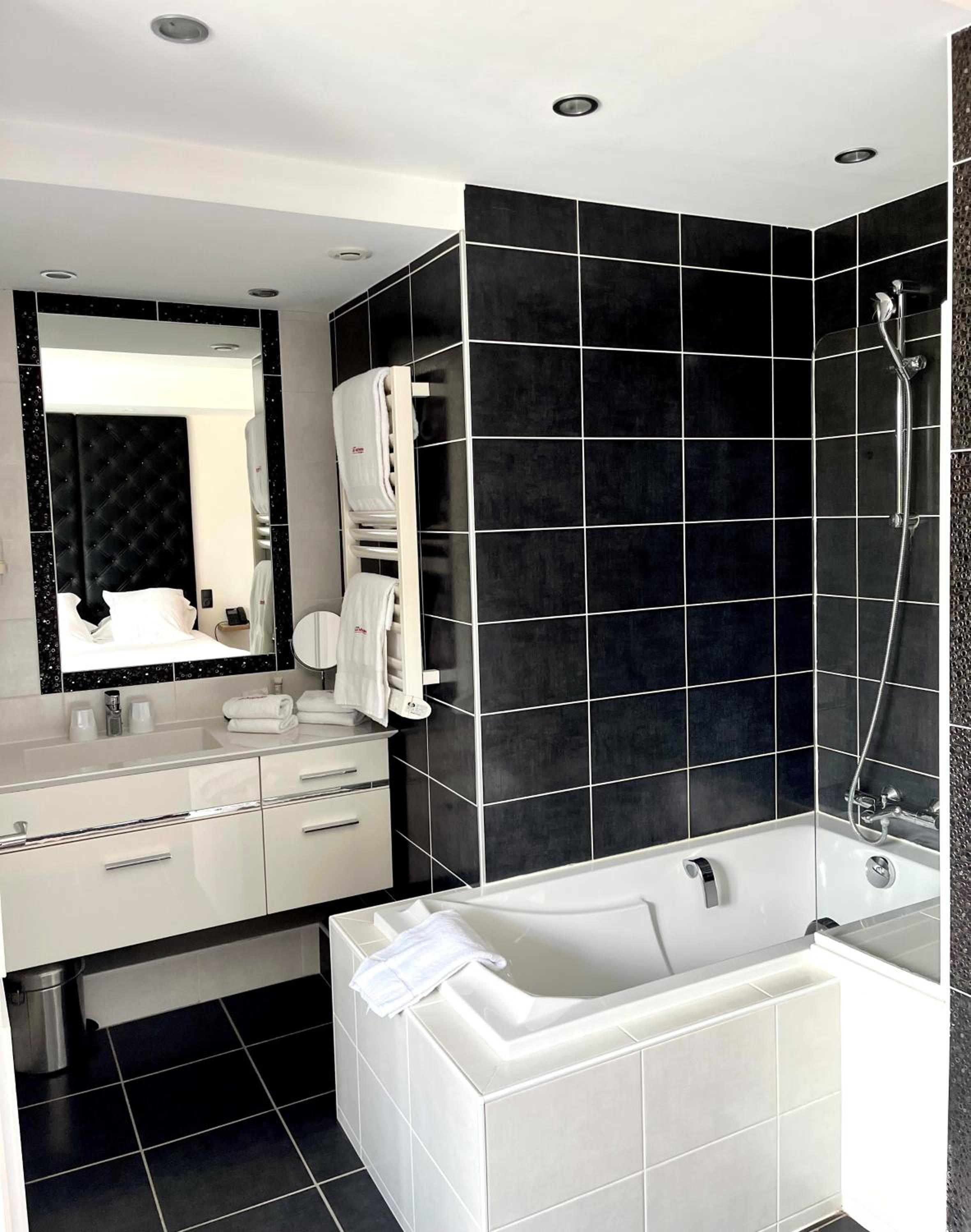Double Room - Photo 4