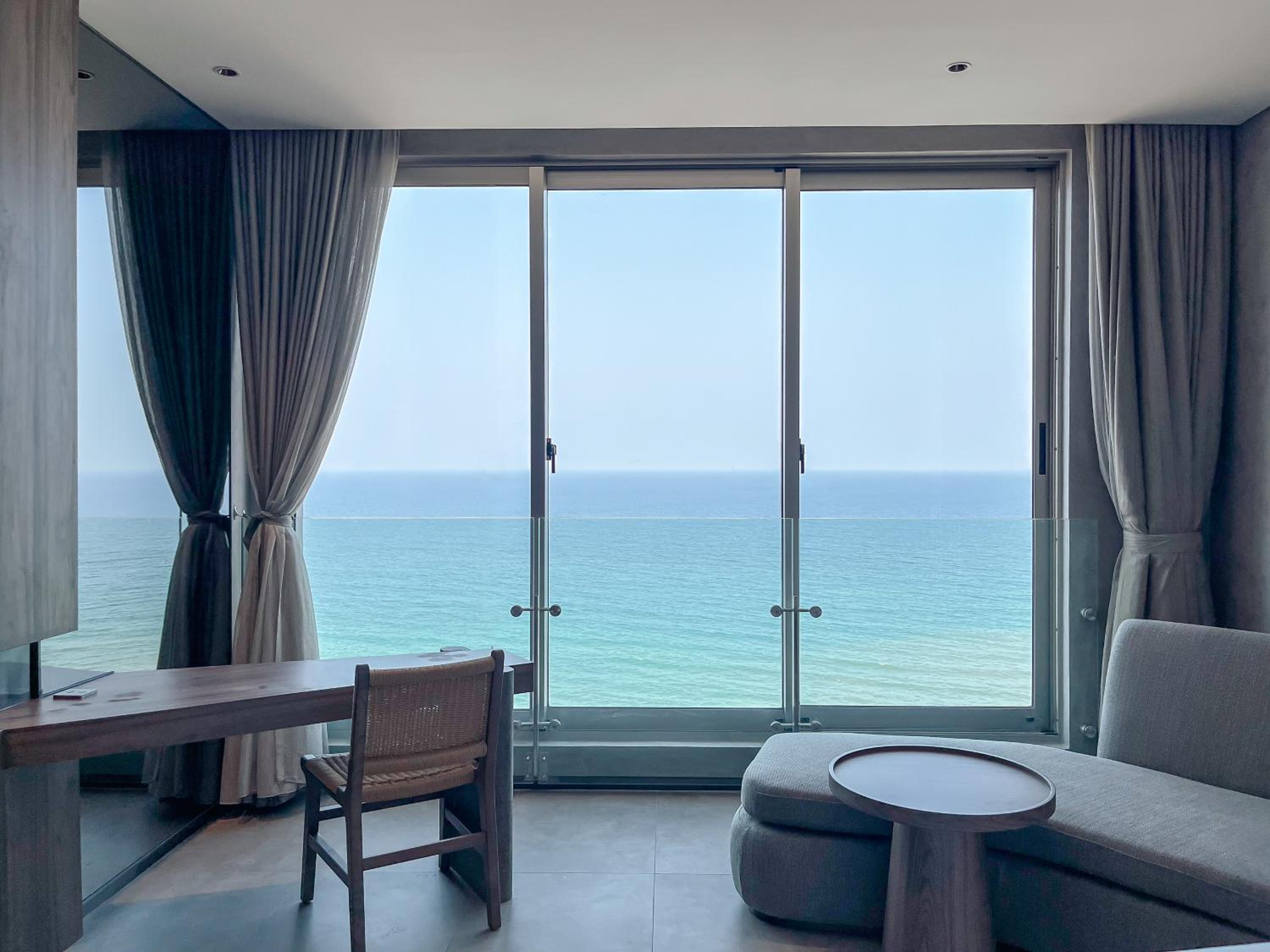 Deluxe Double Room Oceanfront with Bathtub - Daily Afternoon Tea Inclusive - Photo 4
