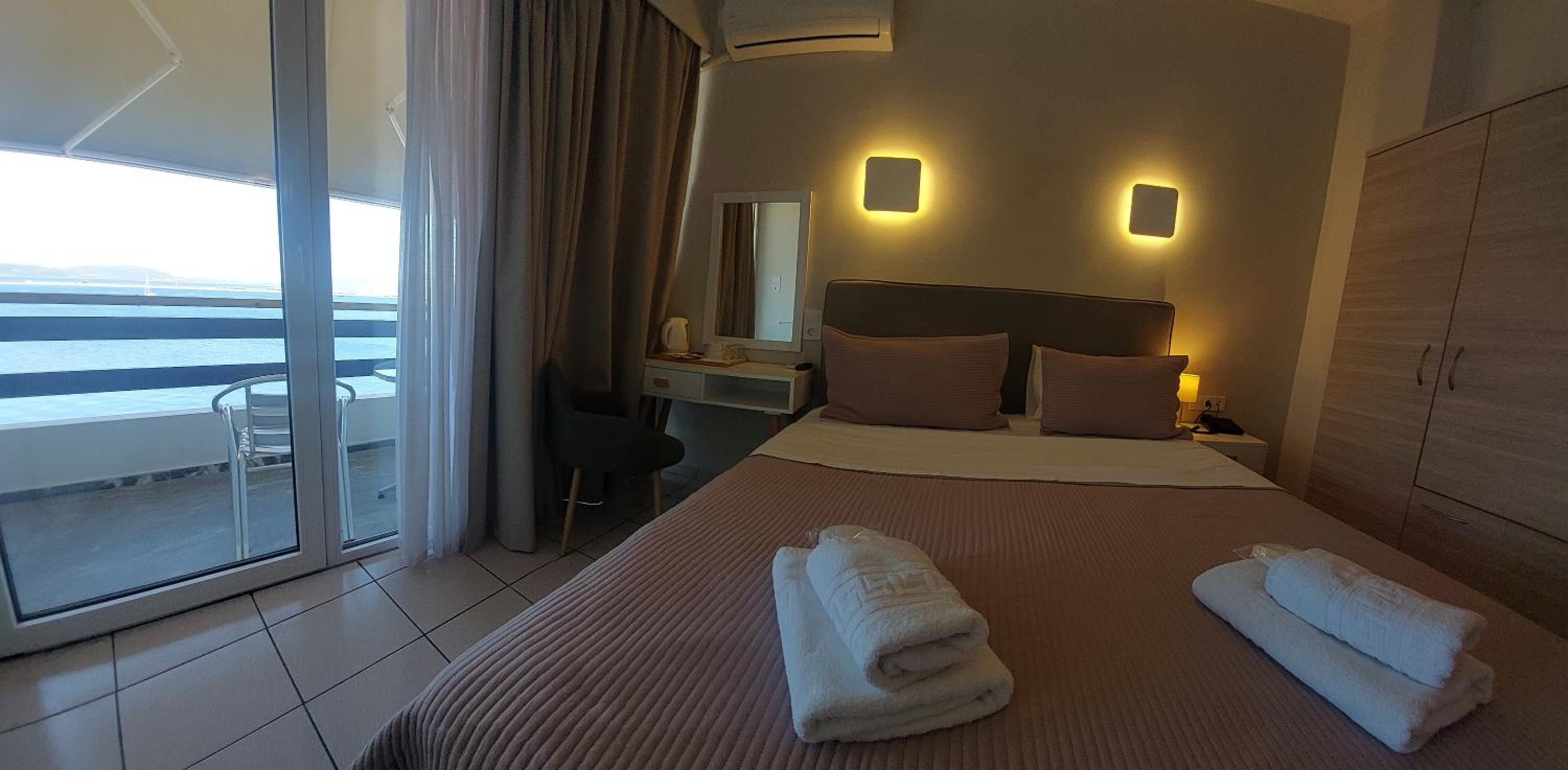 Double Room with Sea View photo 1