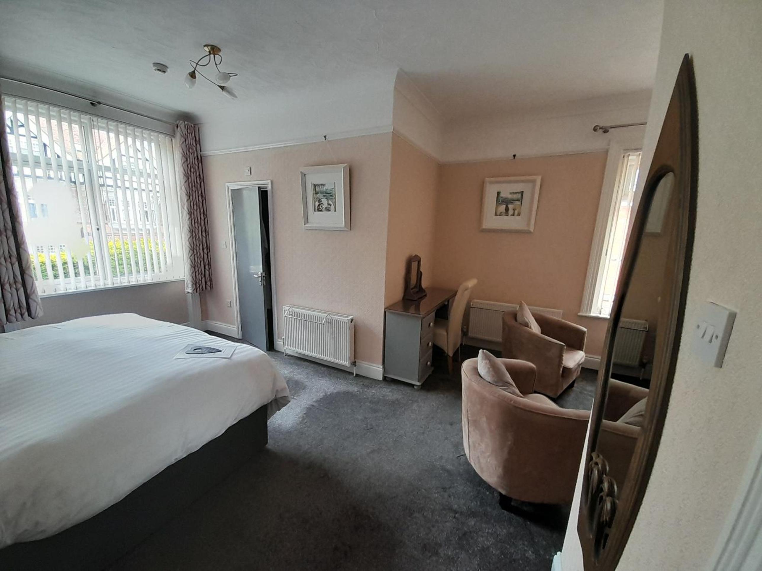 Premier King Room photo 2