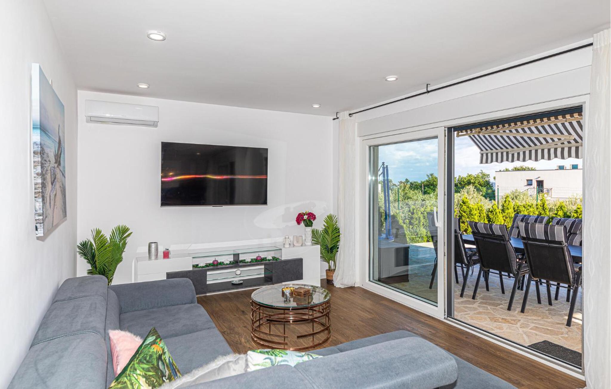 Three-Bedroom Vacation Home 