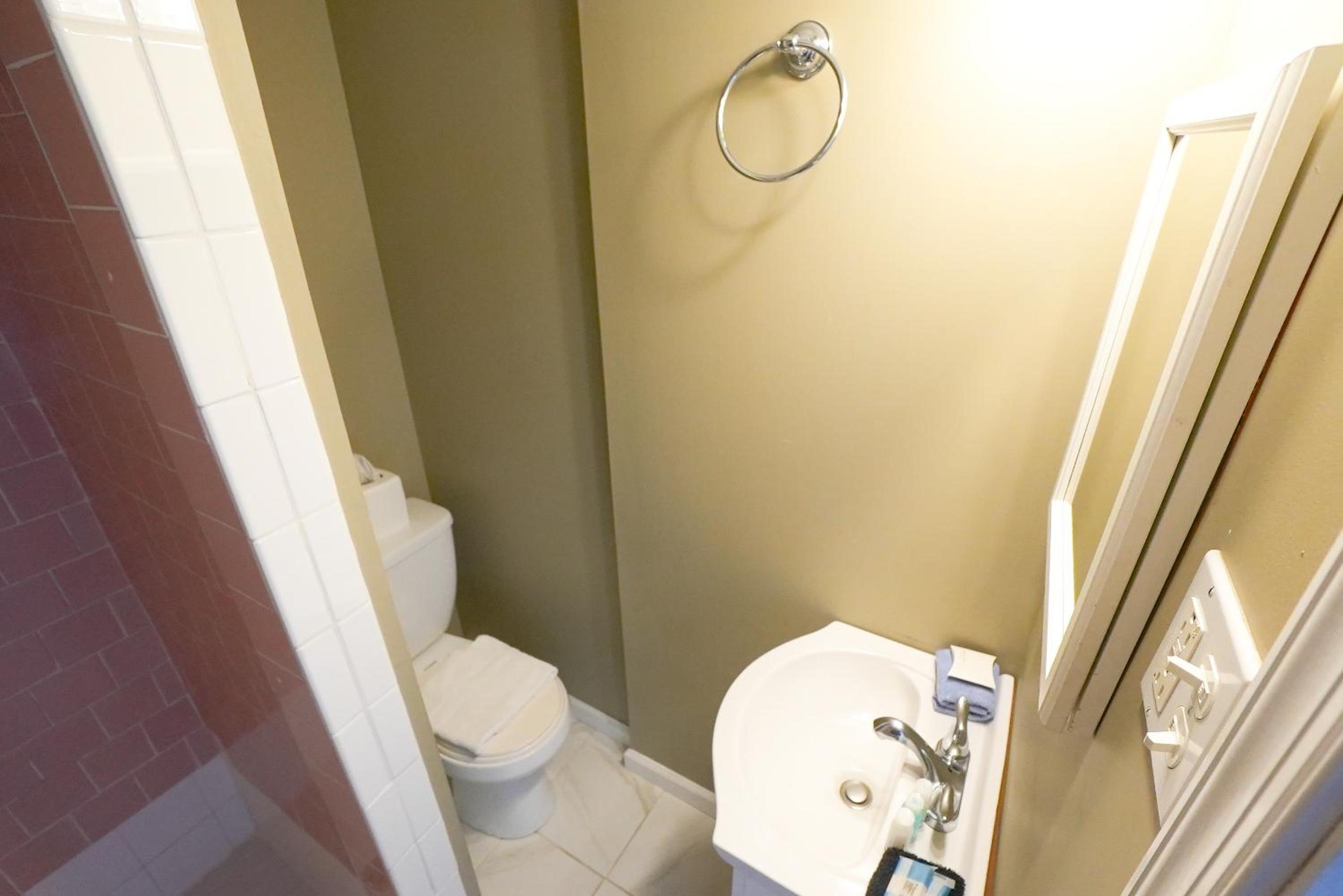 Budget Double Room - Photo 4