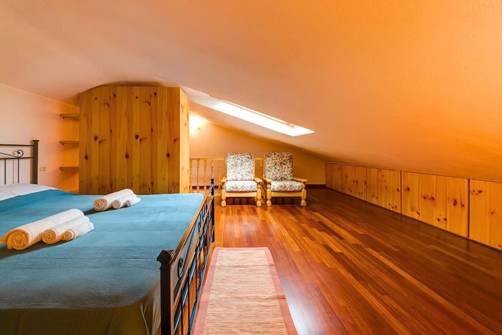 Three-Bedroom House photo 3