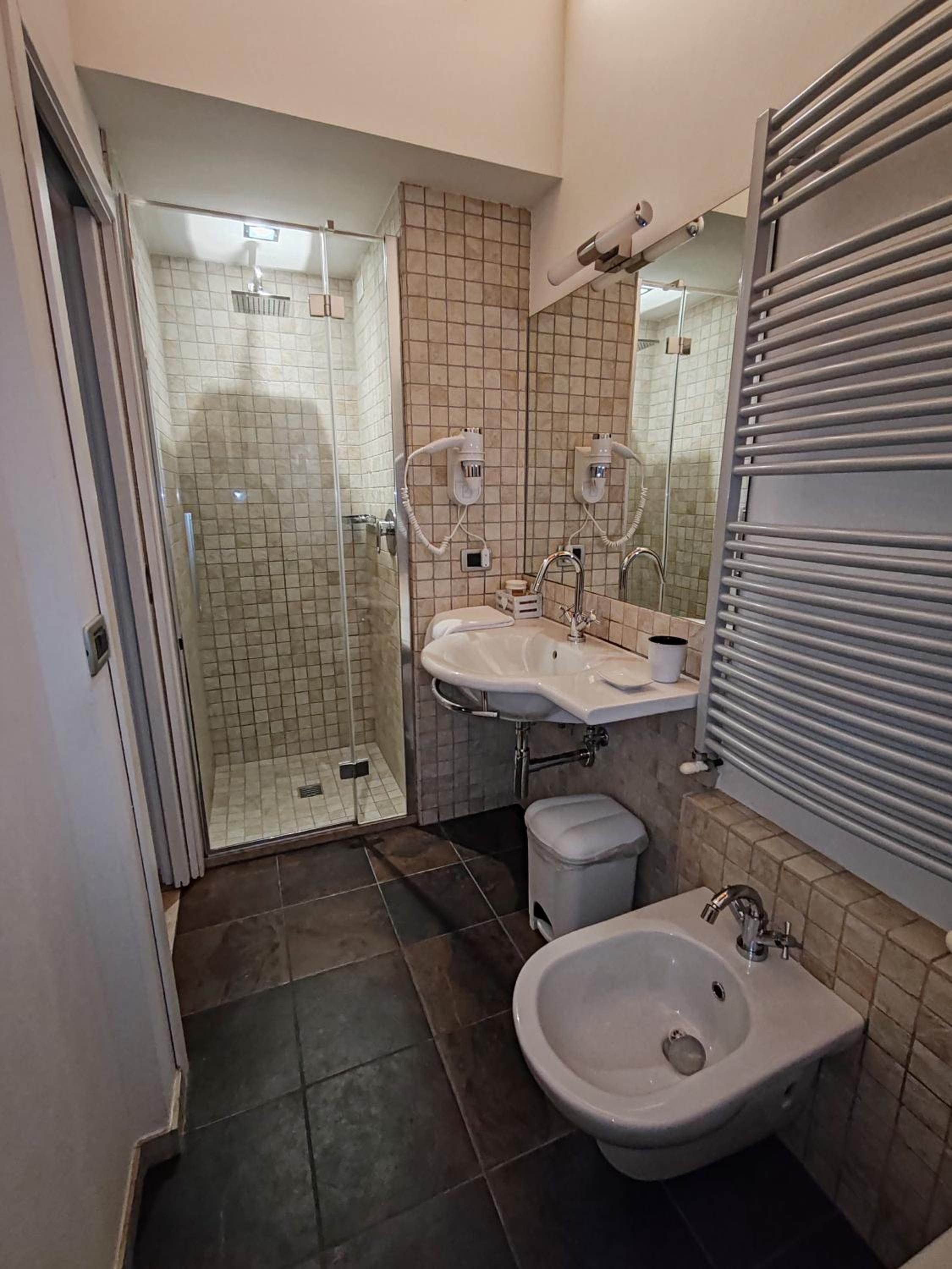 Double Room with Private Bathroom photo 3