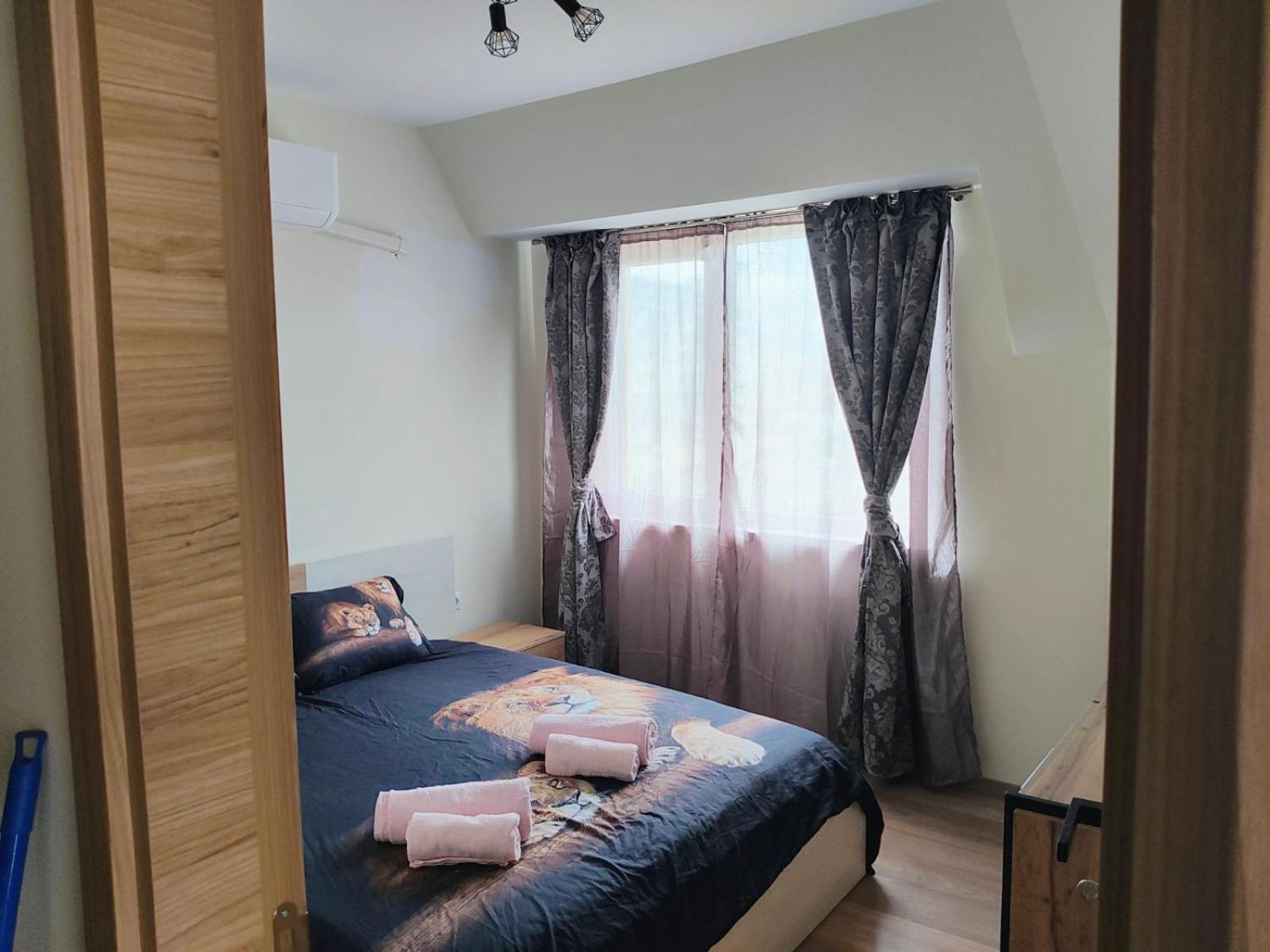 One-Bedroom Apartment photo 1