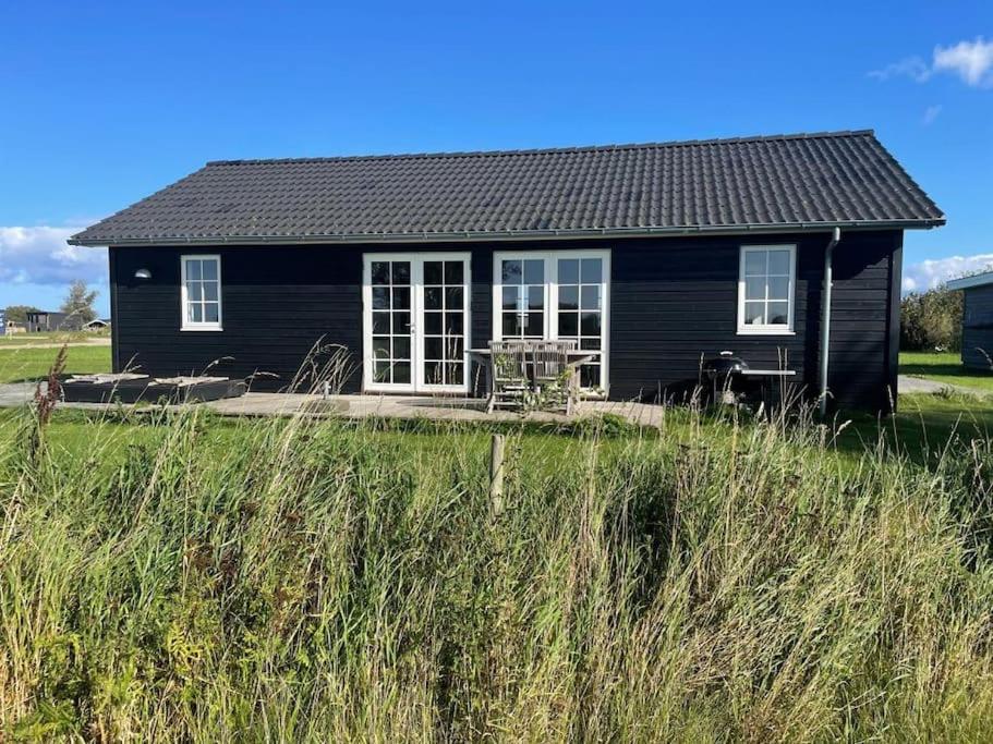 Three-Bedroom House photo 3