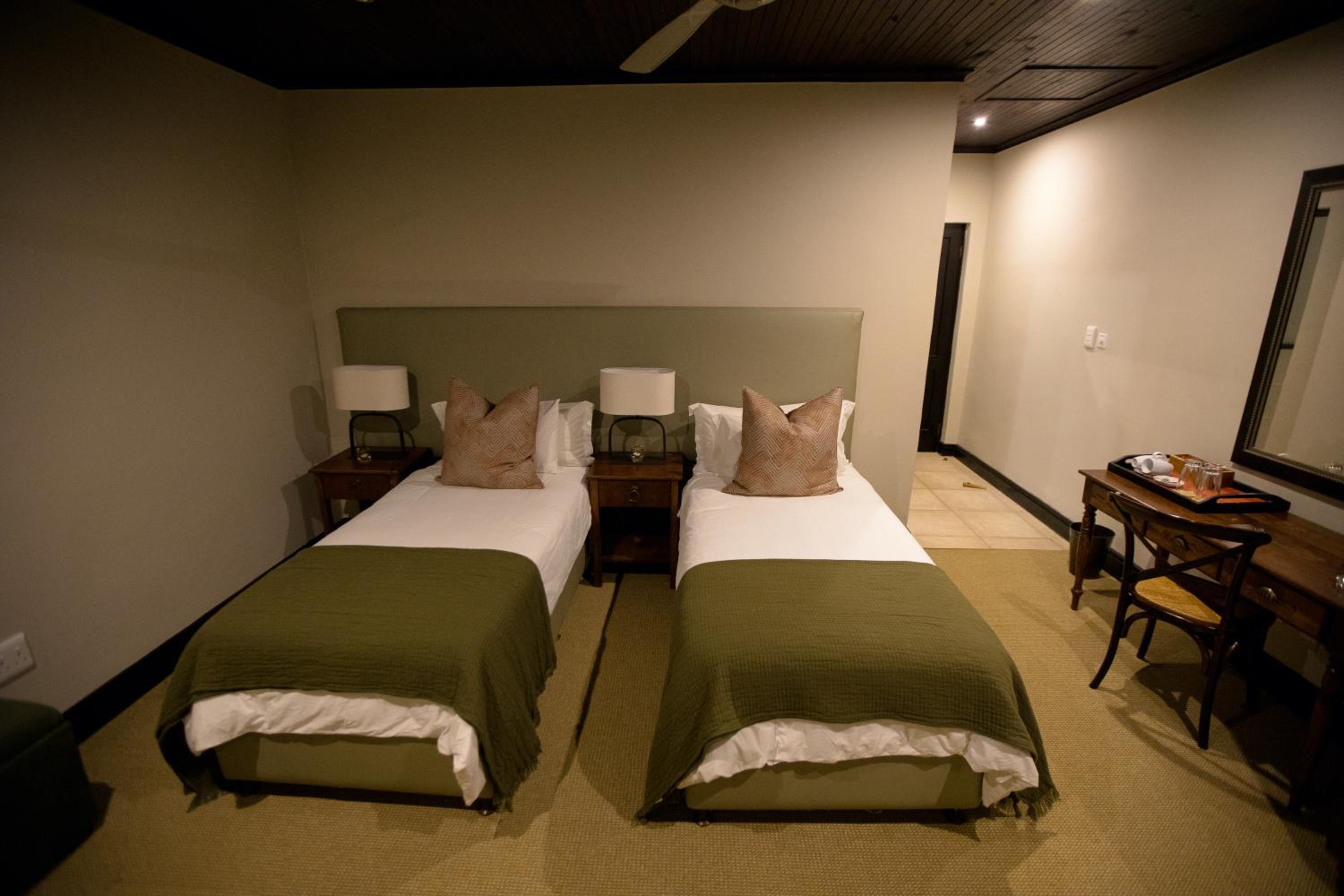 Twin Room with Mountain View photo 3
