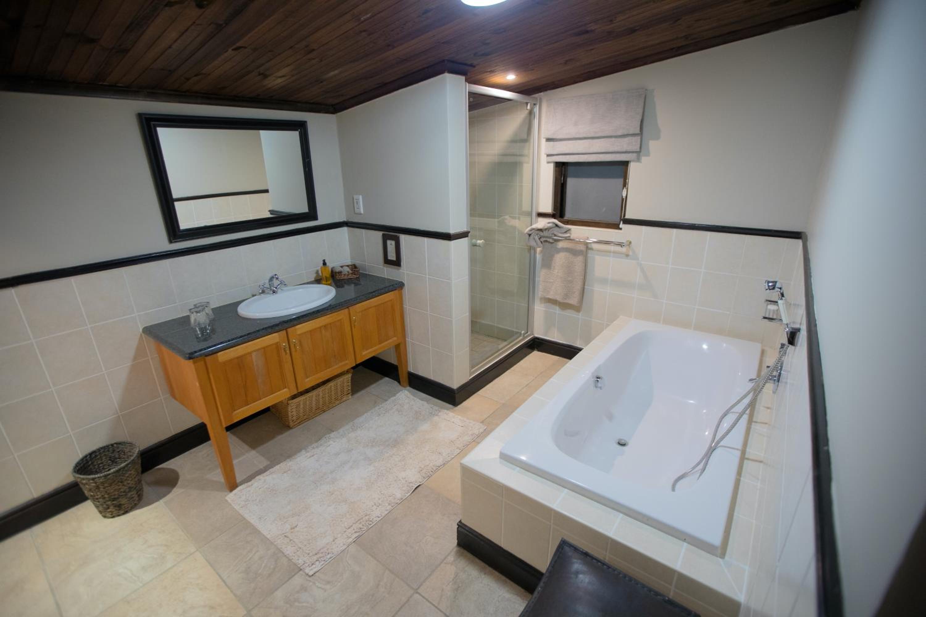 Suite with Mountain View photo 2