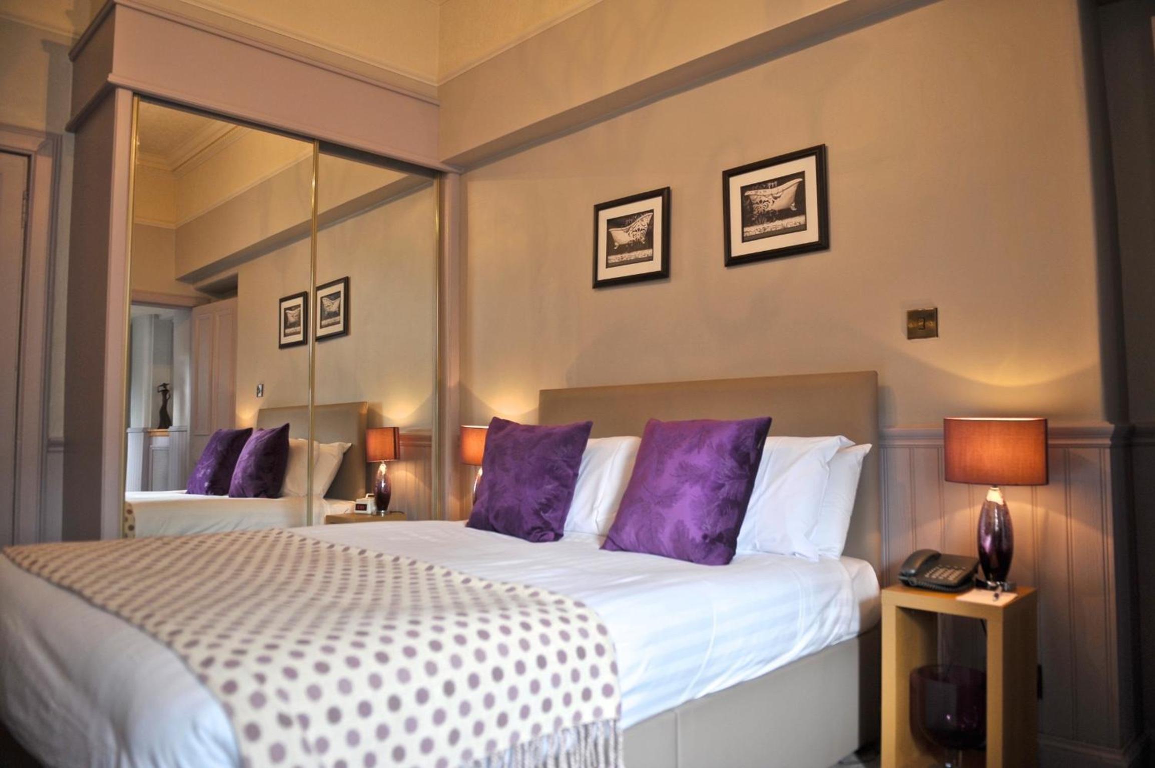 Classic Double Room - Non-Smoking - Photo 3