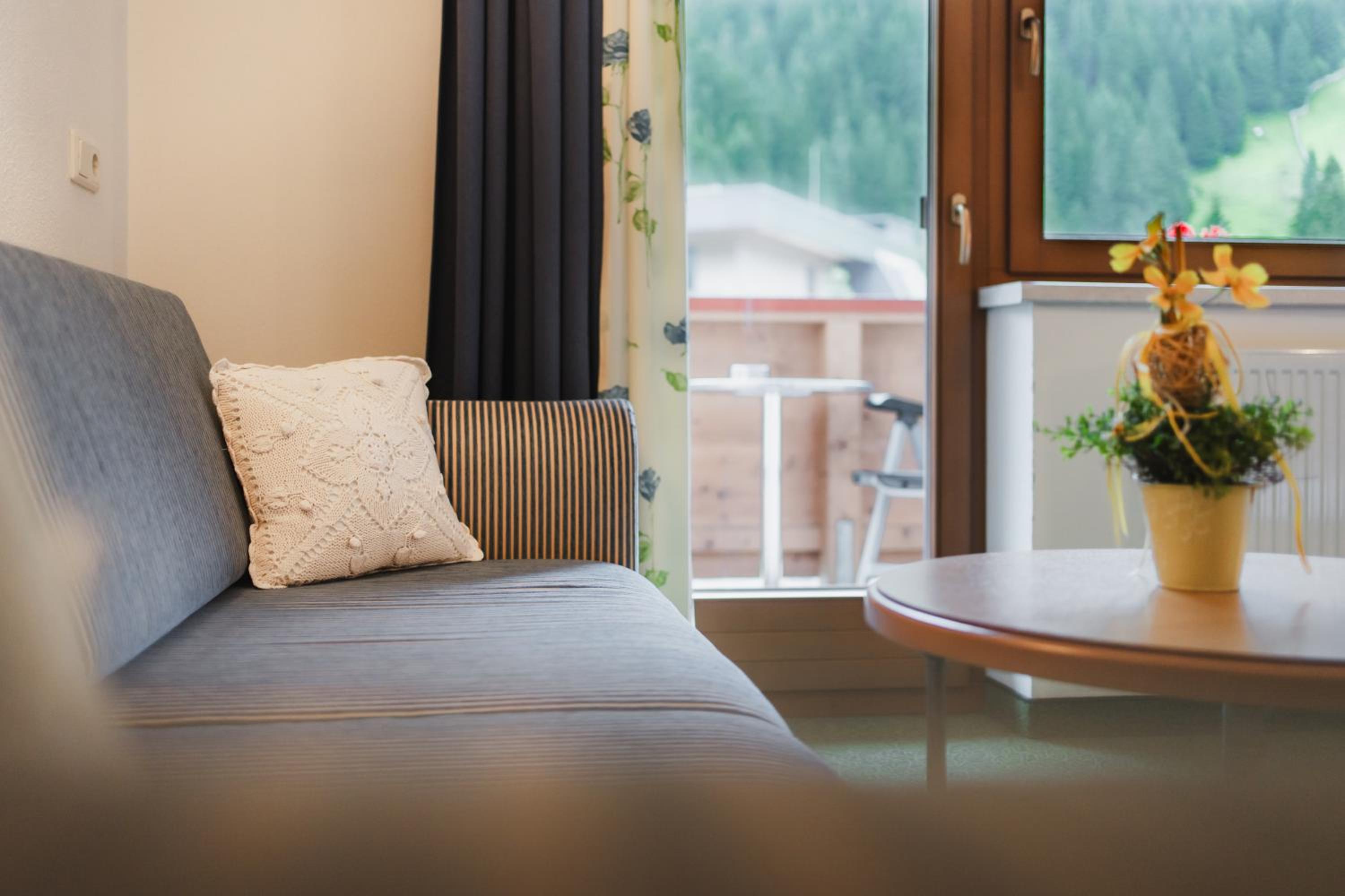 Deluxe Double Room with Extra Bed photo 3