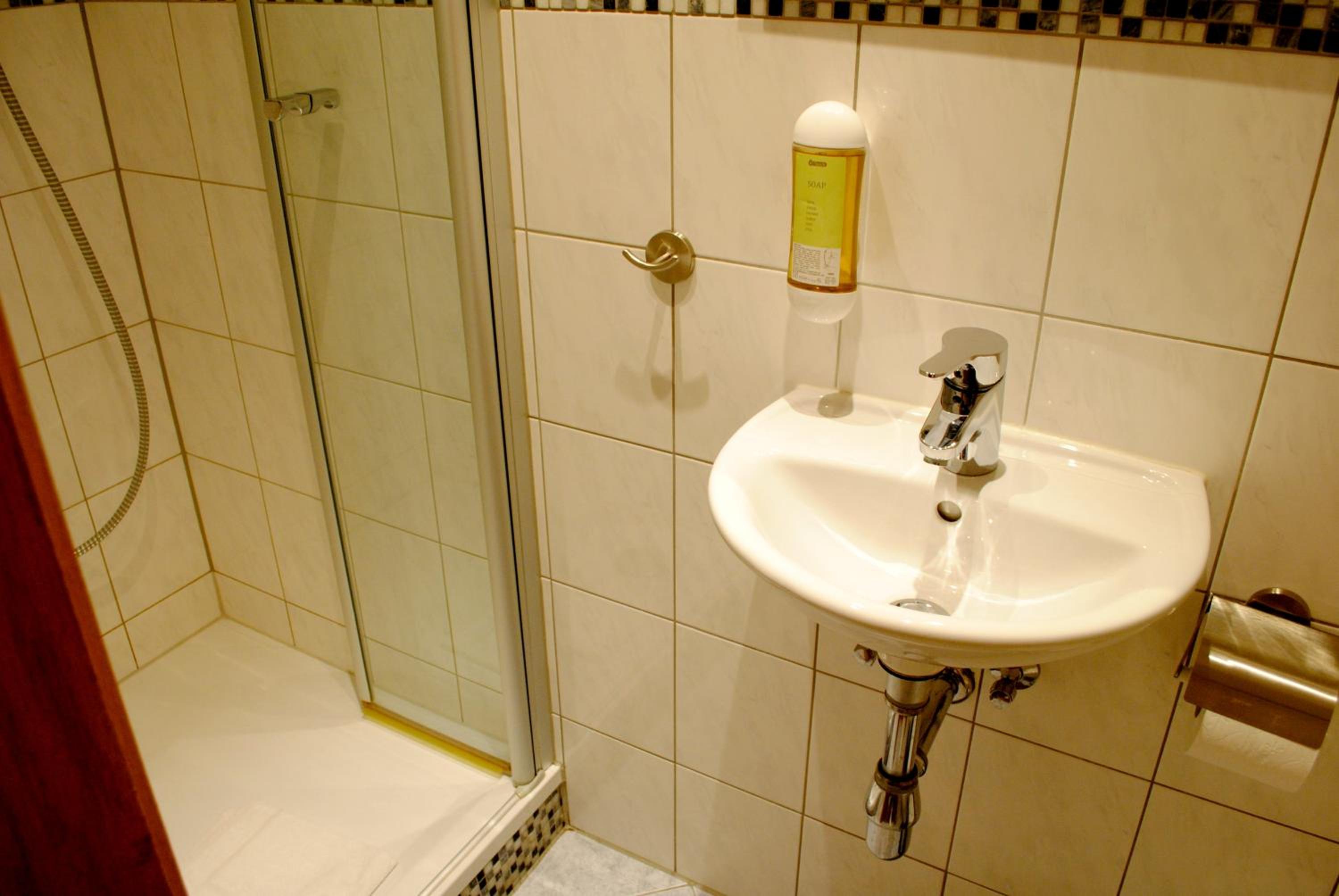 Single Room photo 3