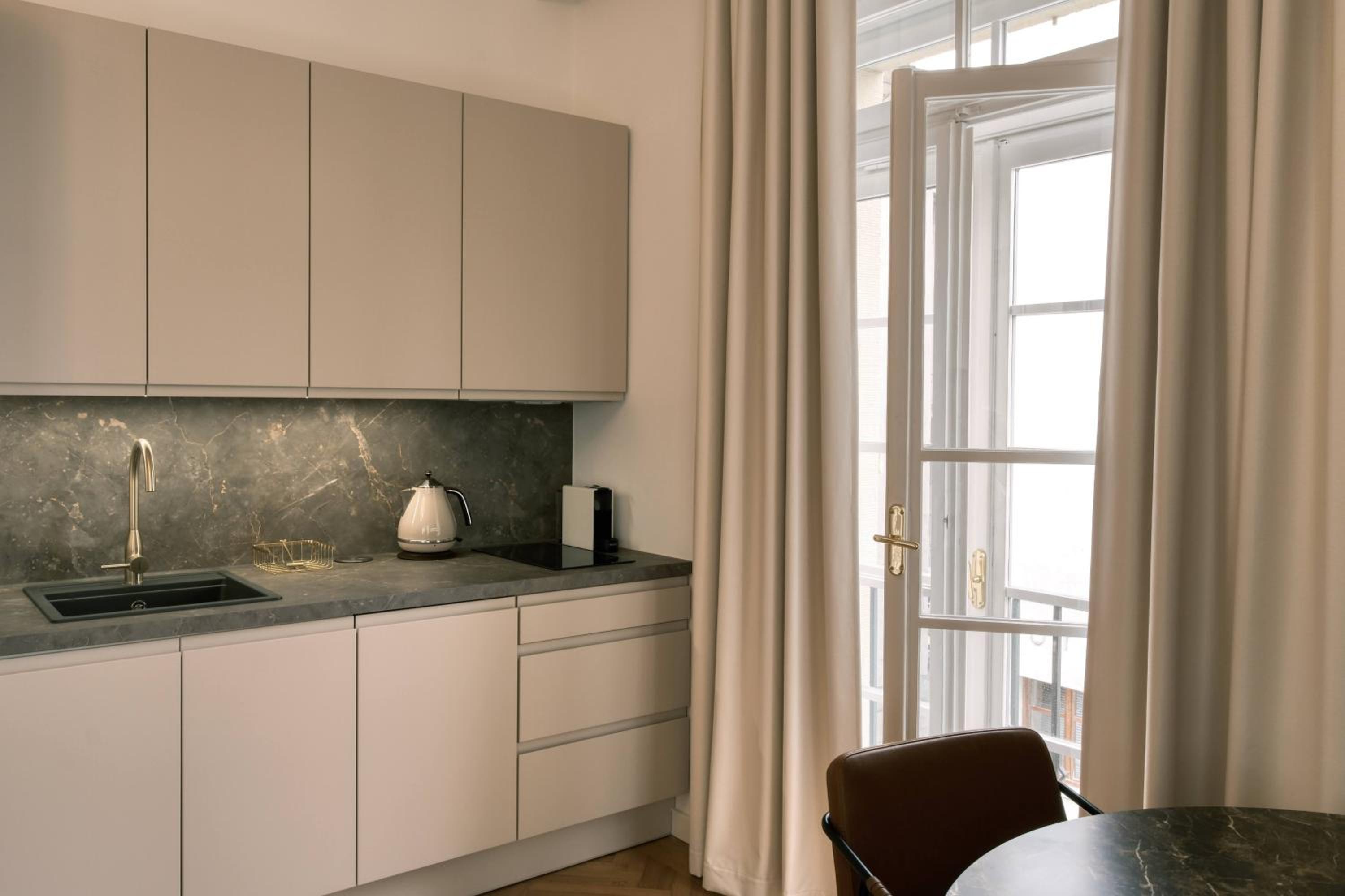 Deluxe Apartment photo 3