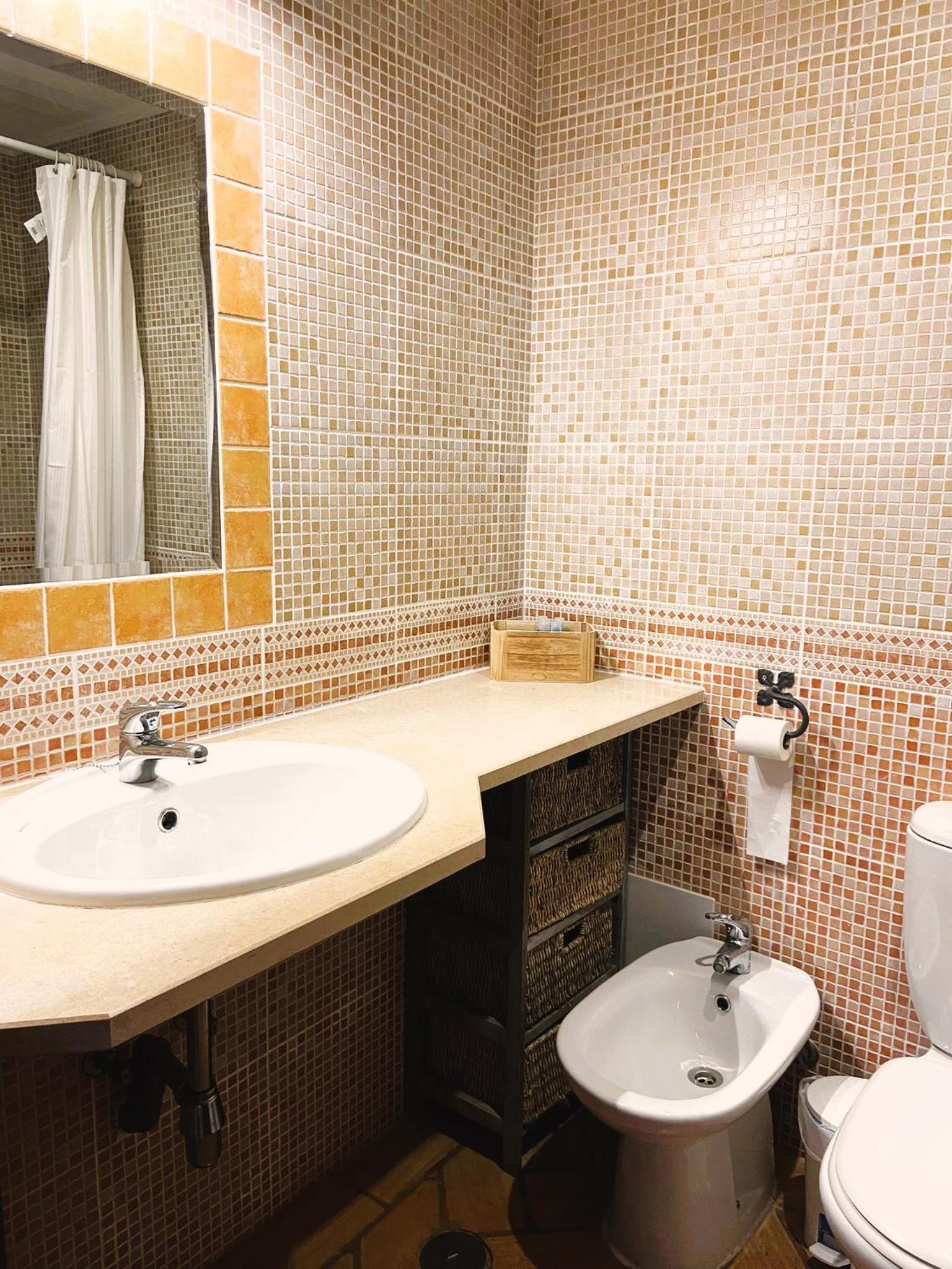 Two-Bedroom House - Photo 12