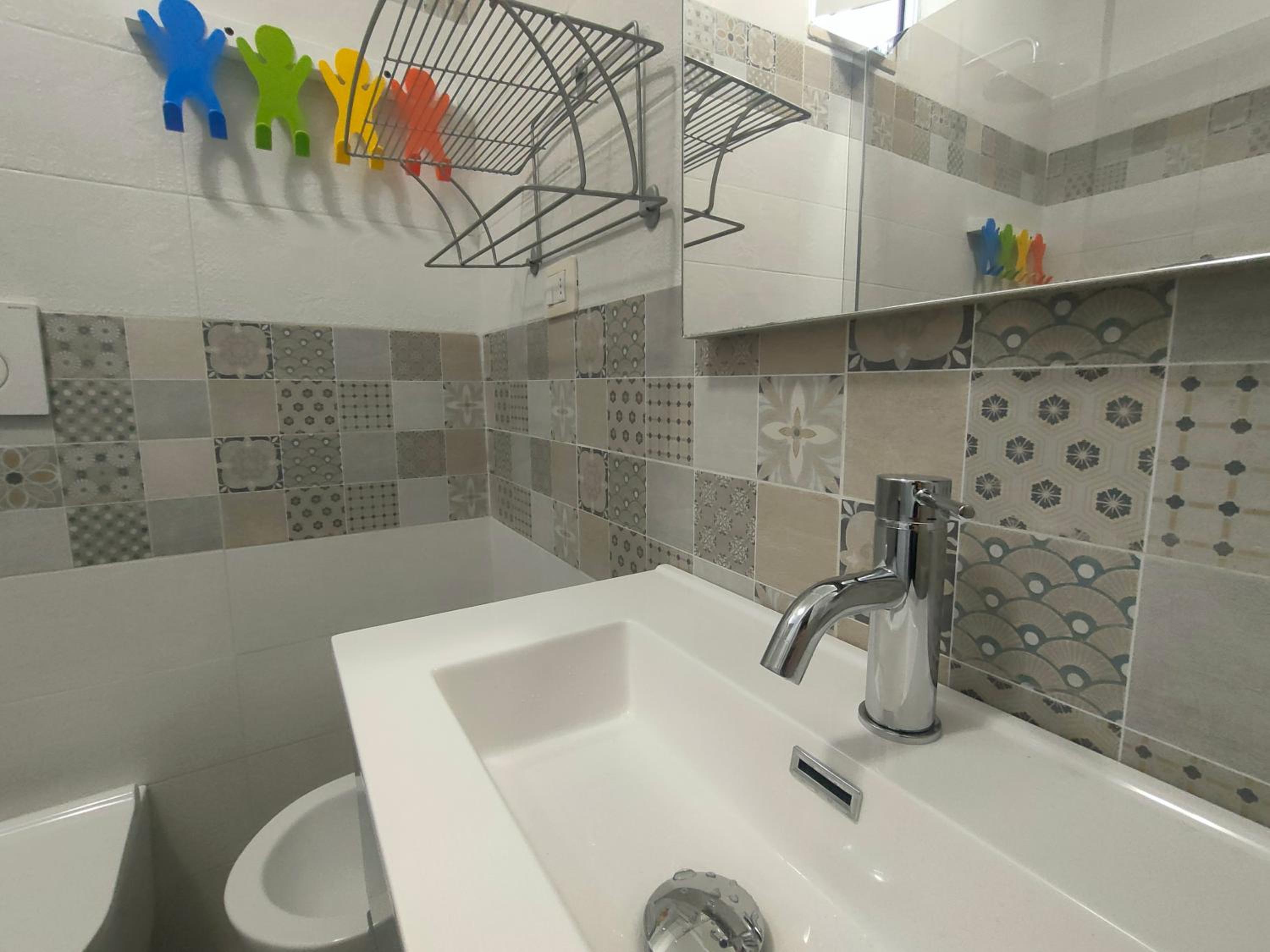 Quadruple Room with Private Bathroom photo 2