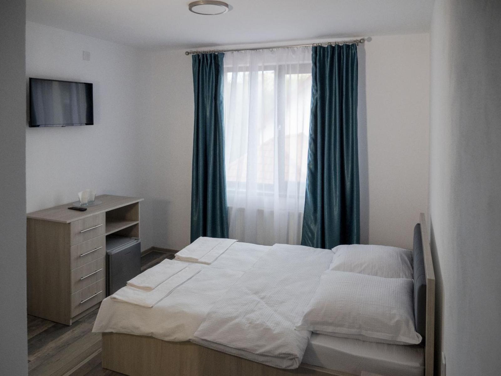 Double Room with Private Bathroom photo 1