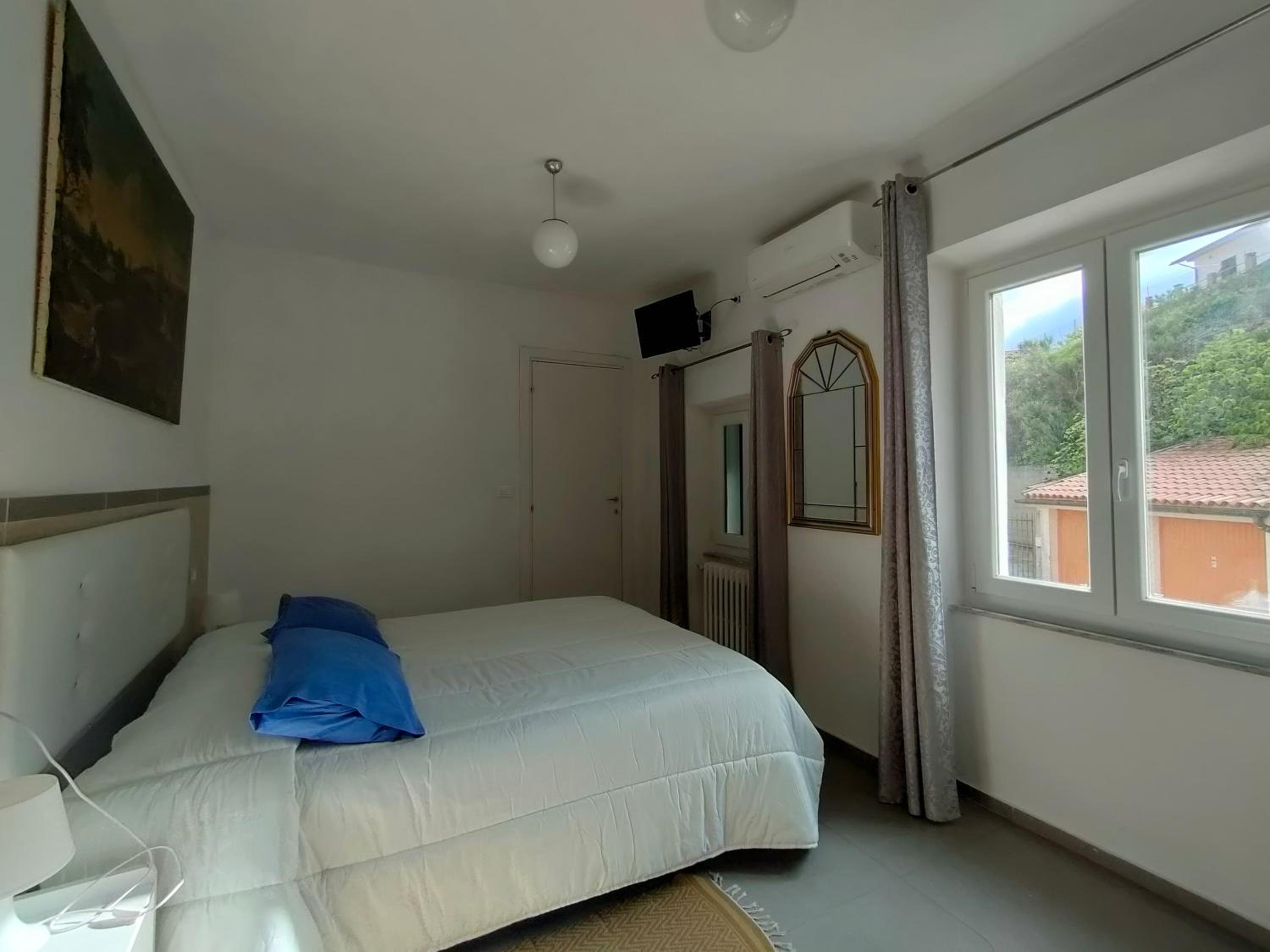 Double Room - Photo 3