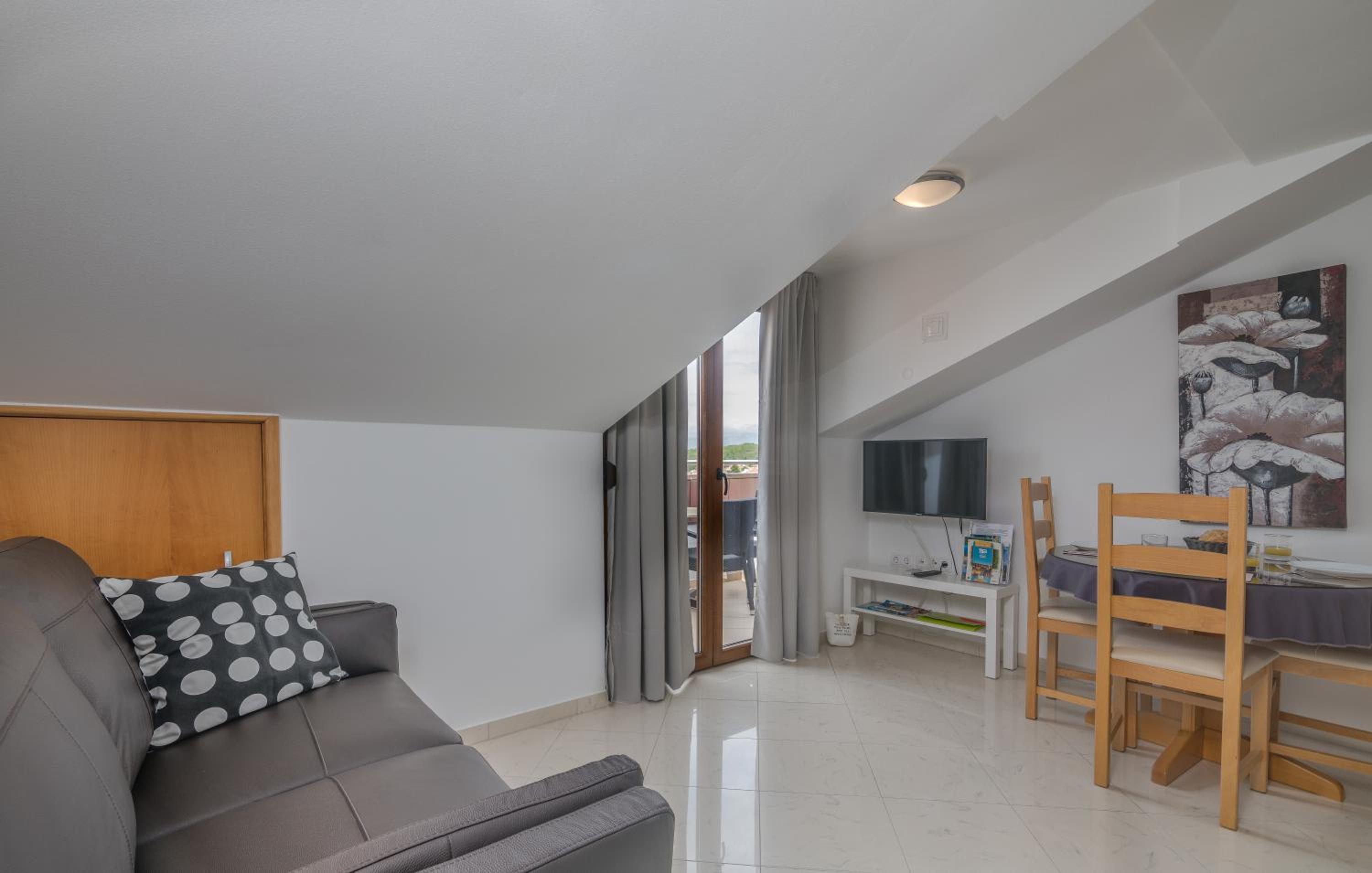 Two-Bedroom Apartment with Terrace and Sea View- Attic