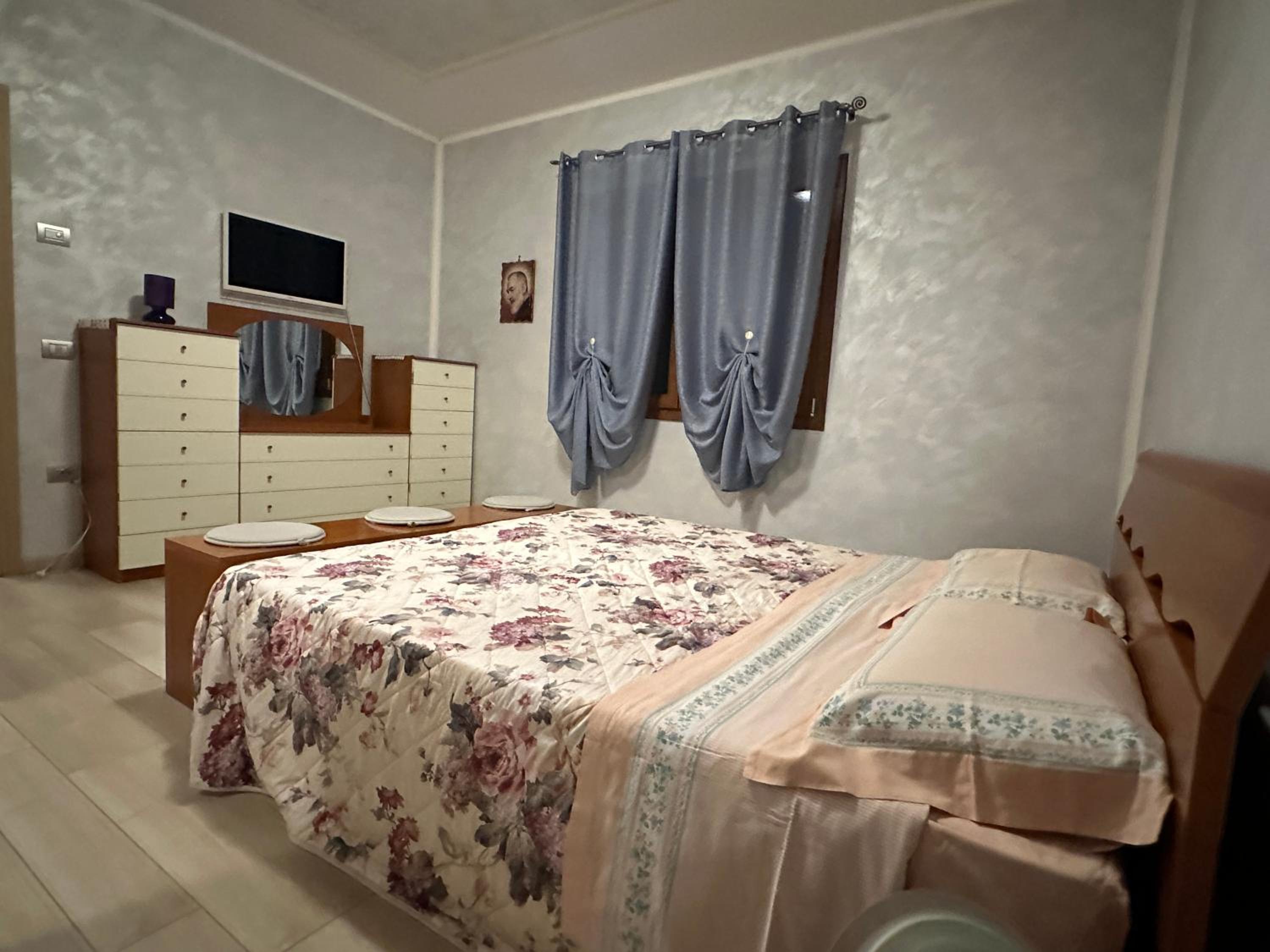 Large Double Room photo 1