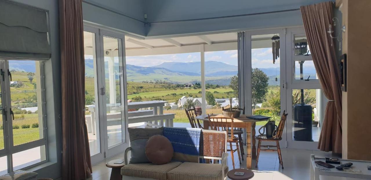 Three-Bedroom Villa photo 2