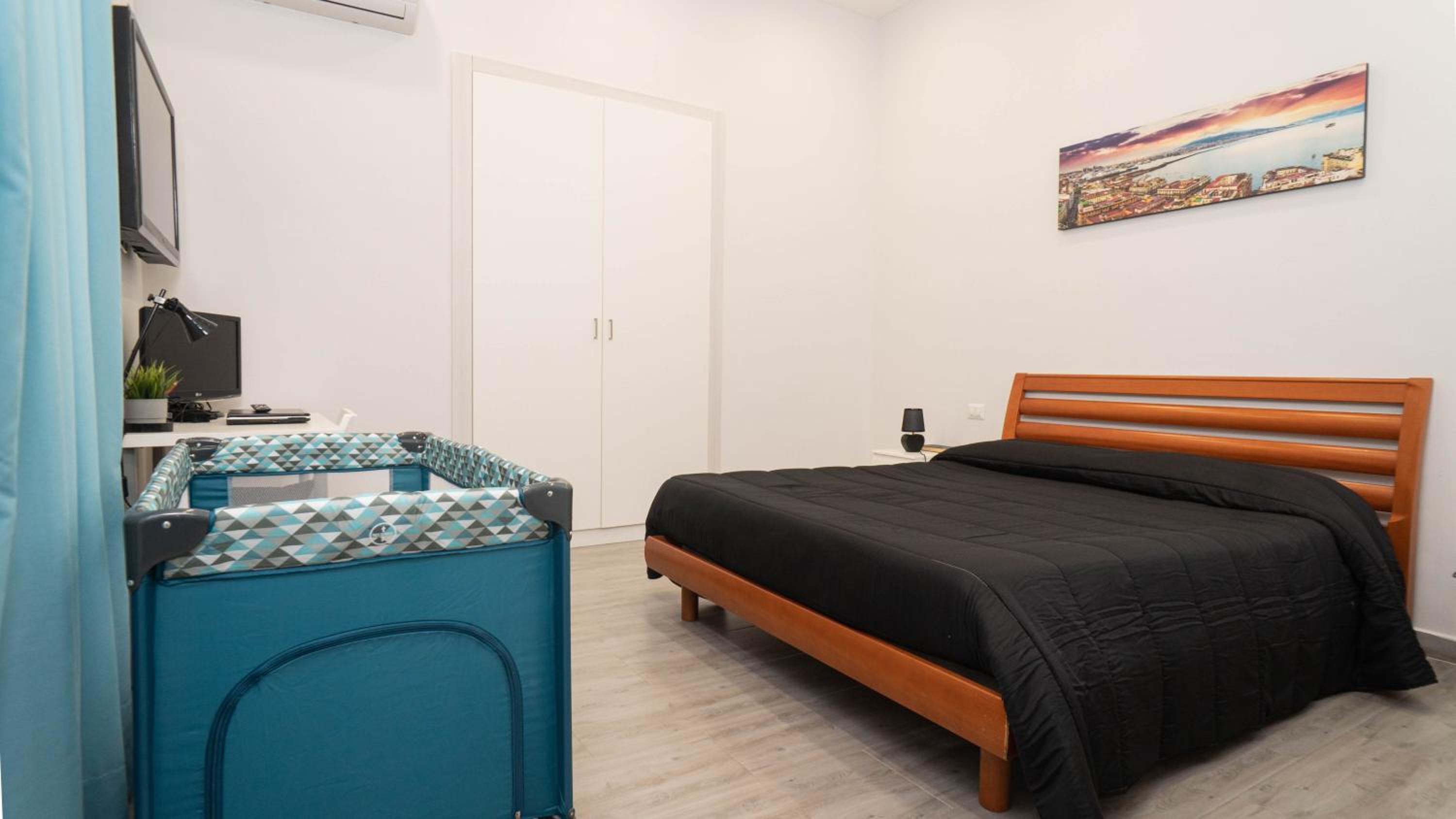 One-Bedroom Apartment photo 3