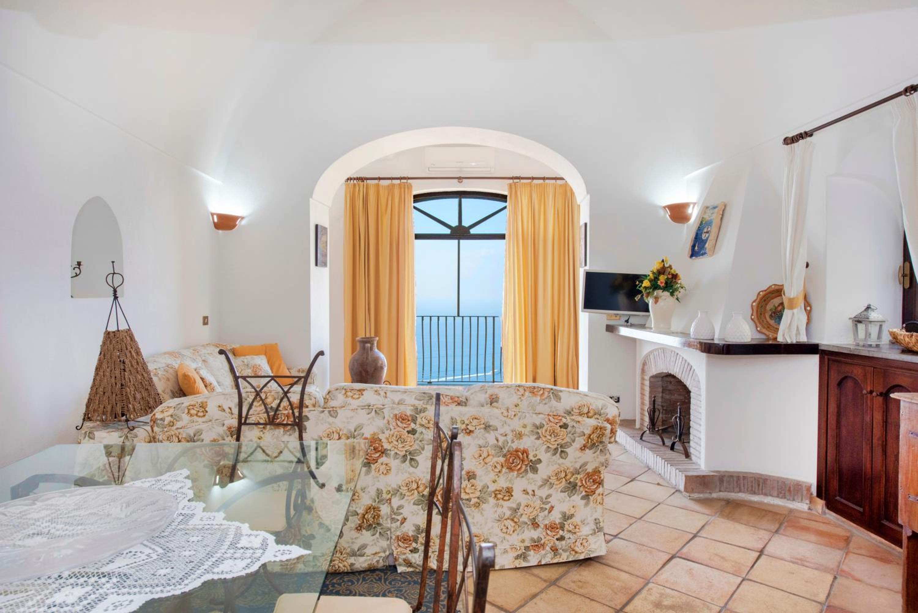 Villa photo 1