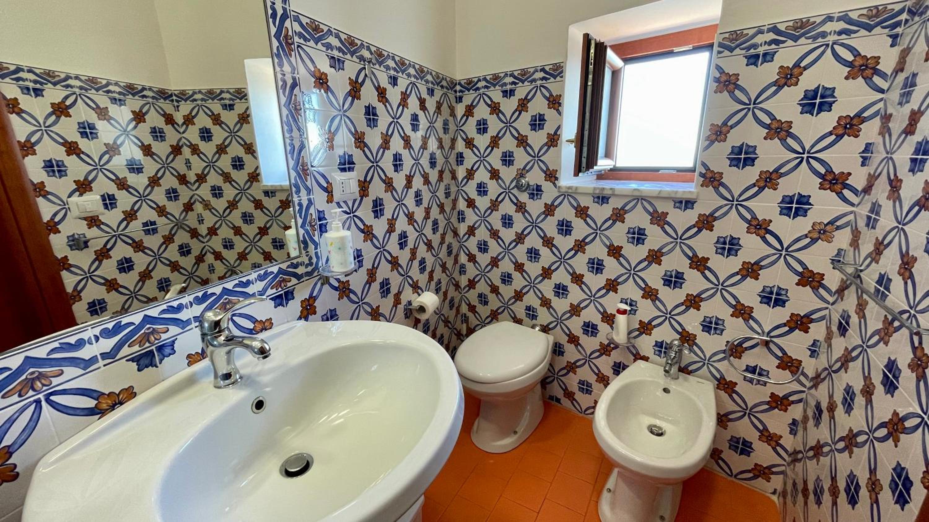 Double Room with Balcony and Sea View photo 3