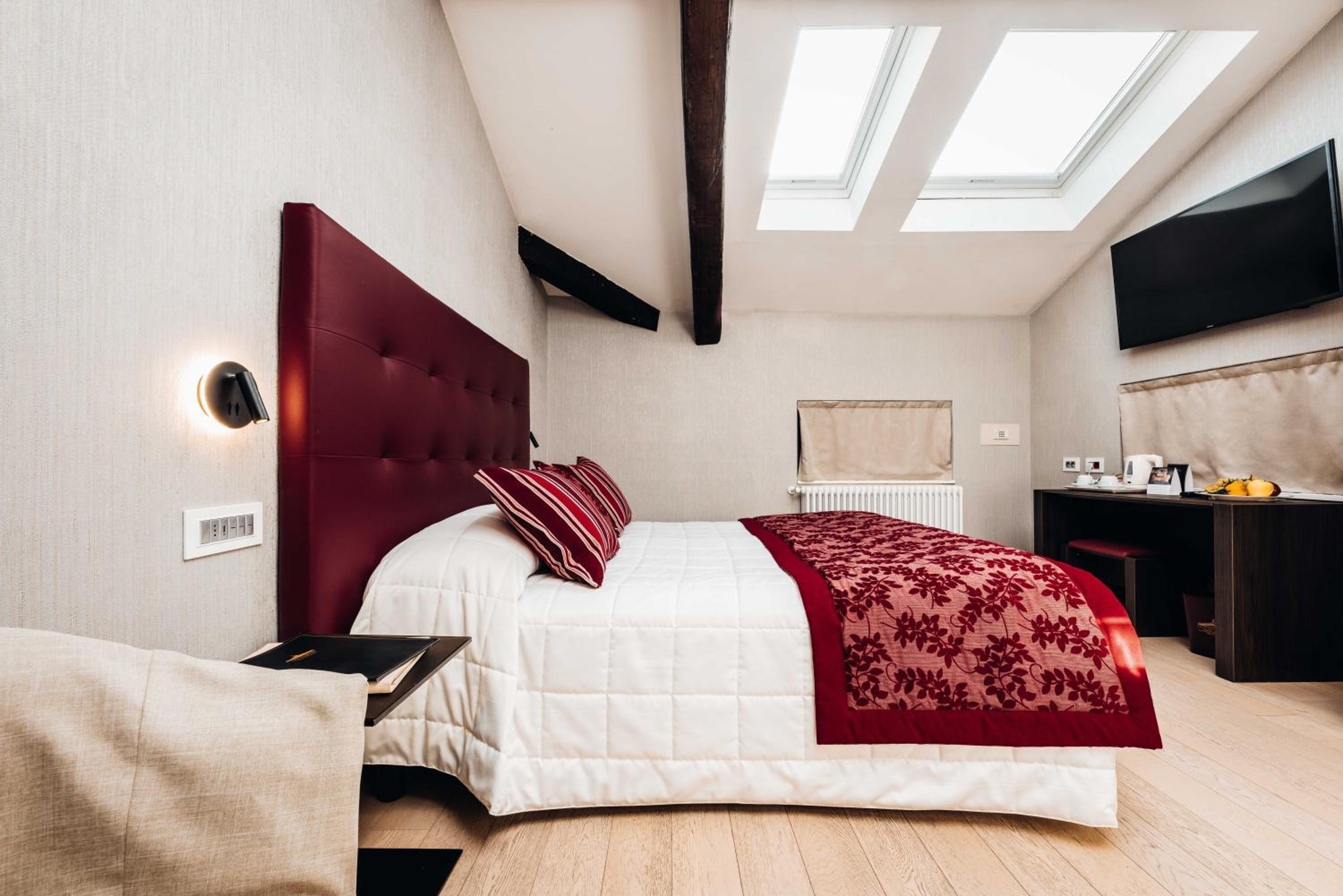 Double Room - Attic - Photo 1