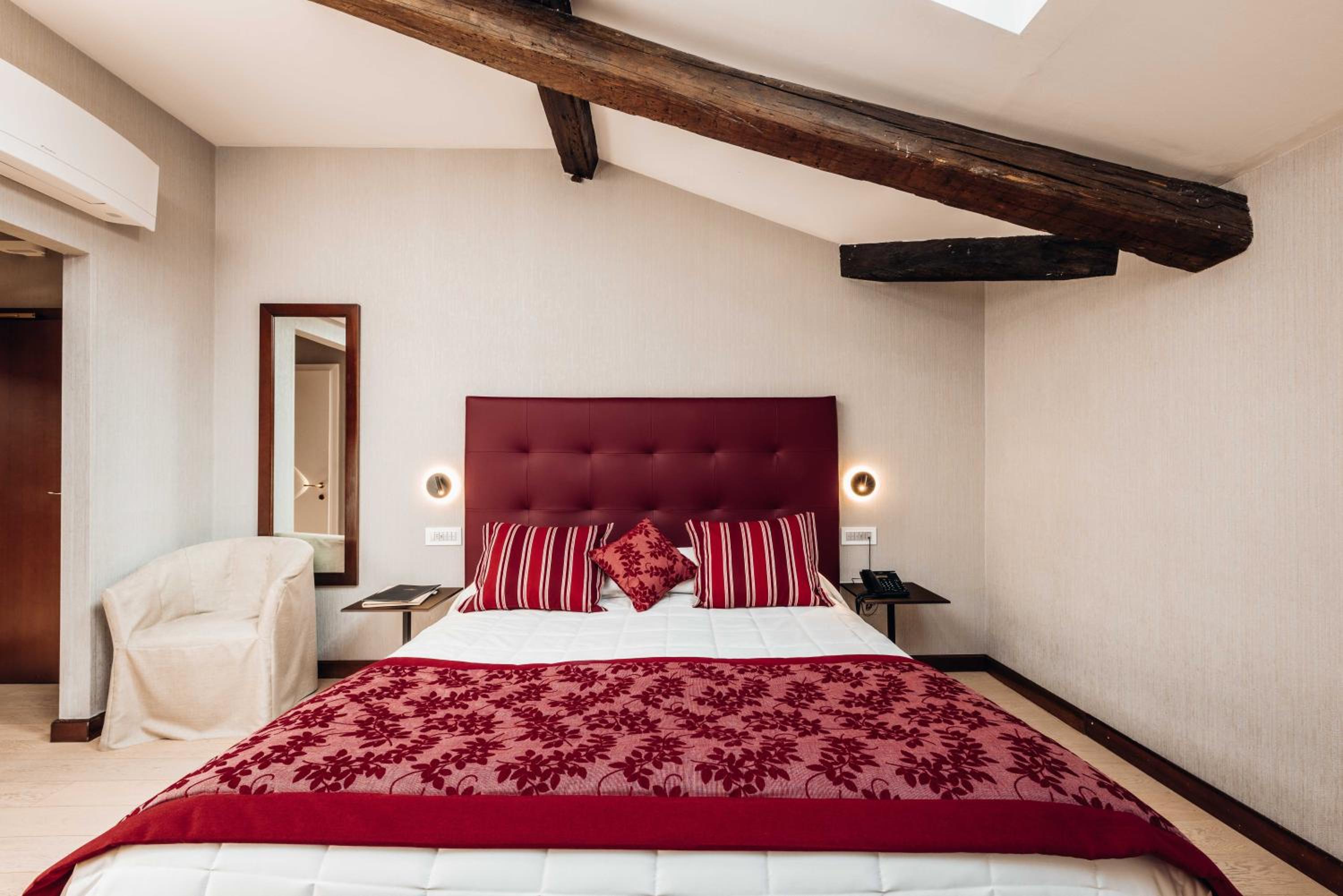 Double Room - Attic - Photo 2
