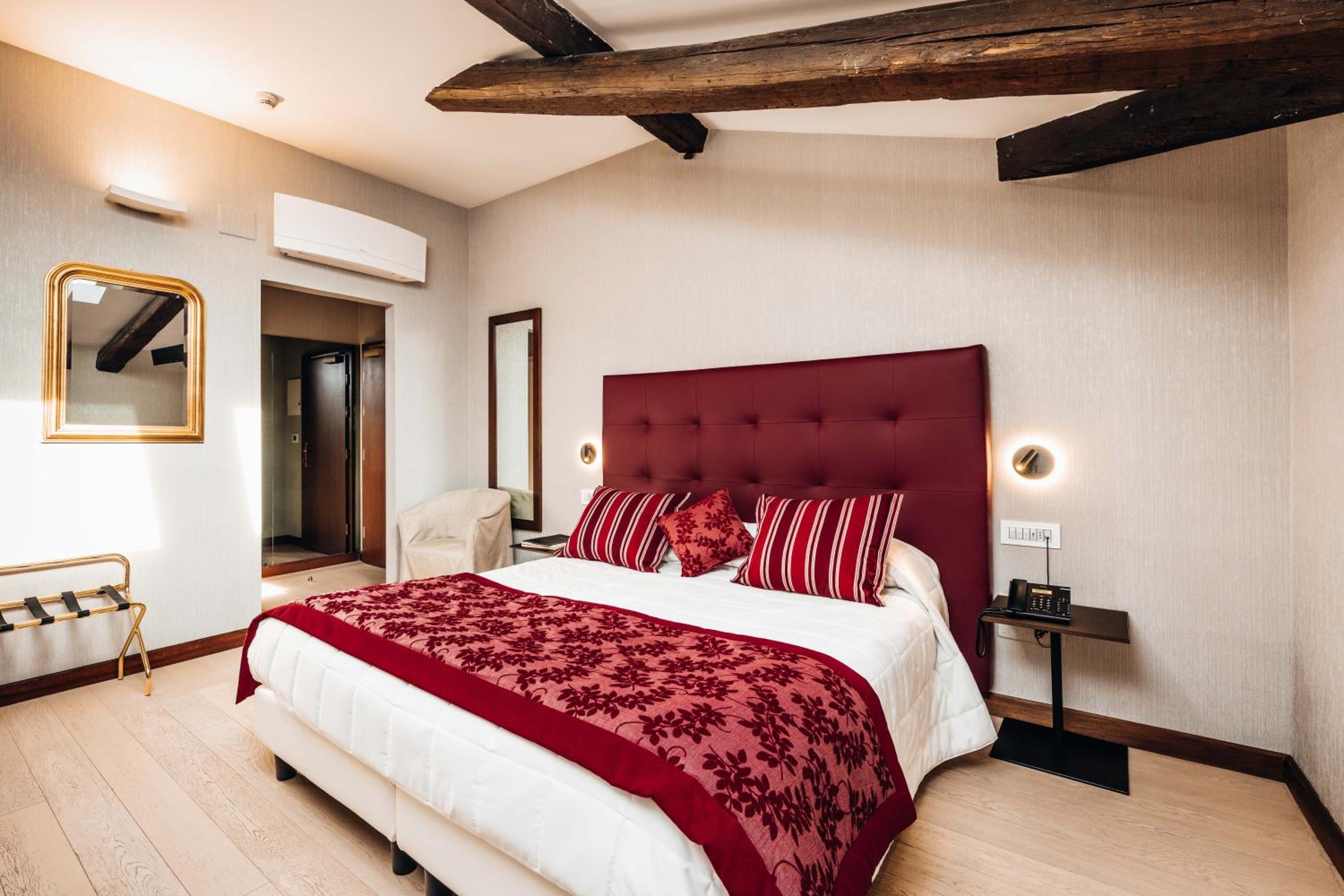 Double Room - Attic - Photo 3